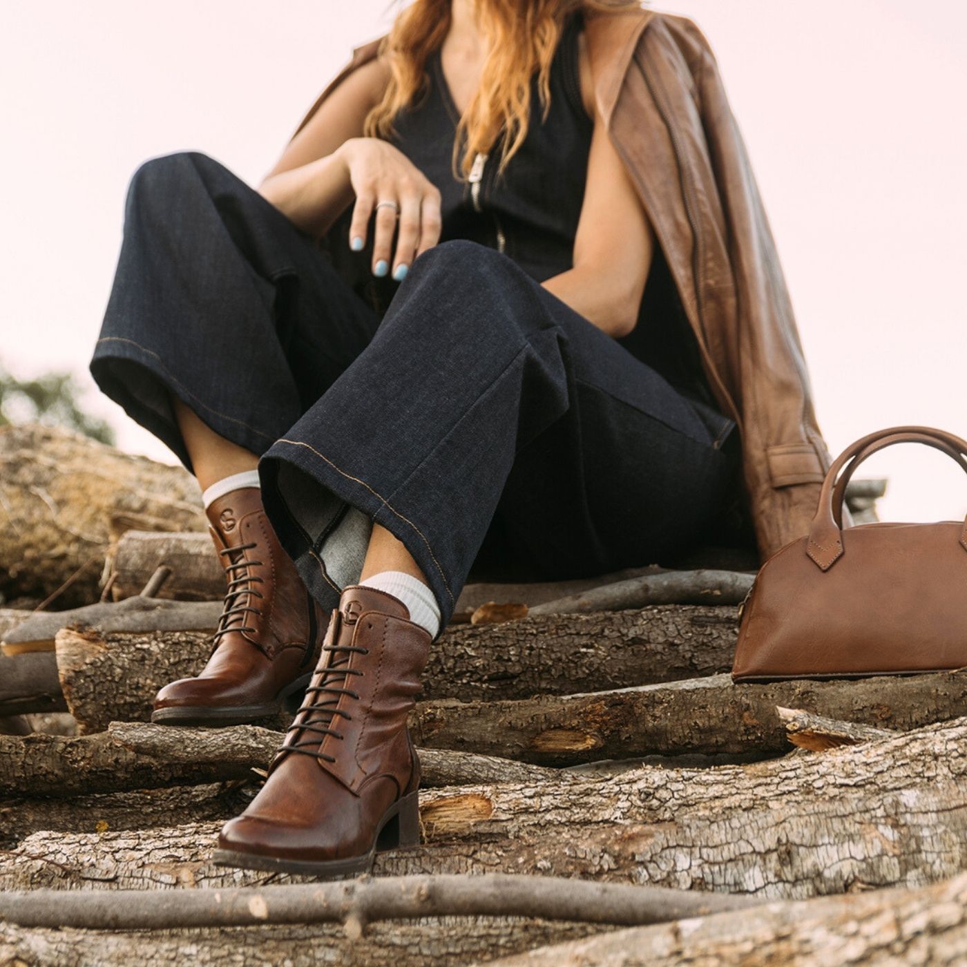 Women's ankle-high ankle boot in genuine brown leather