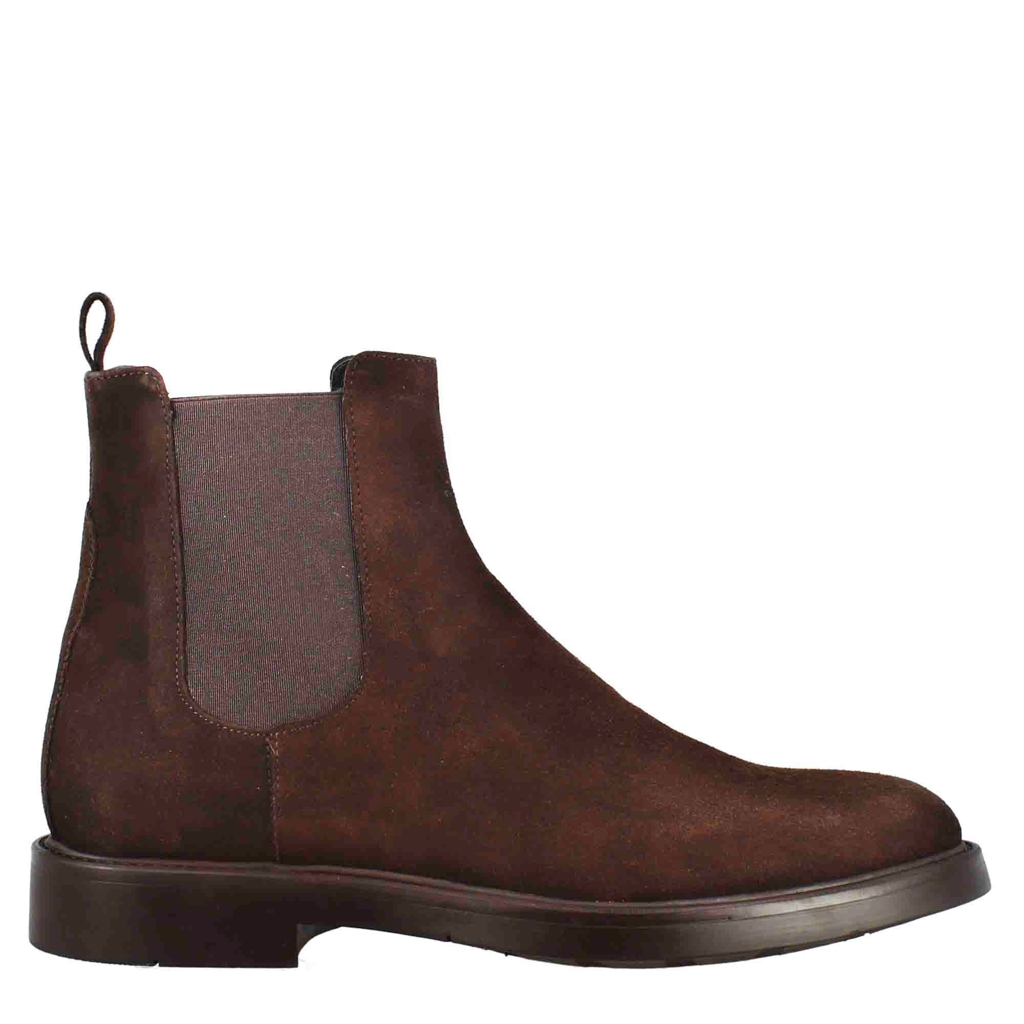 Chelsea boot for men in dark brown suede