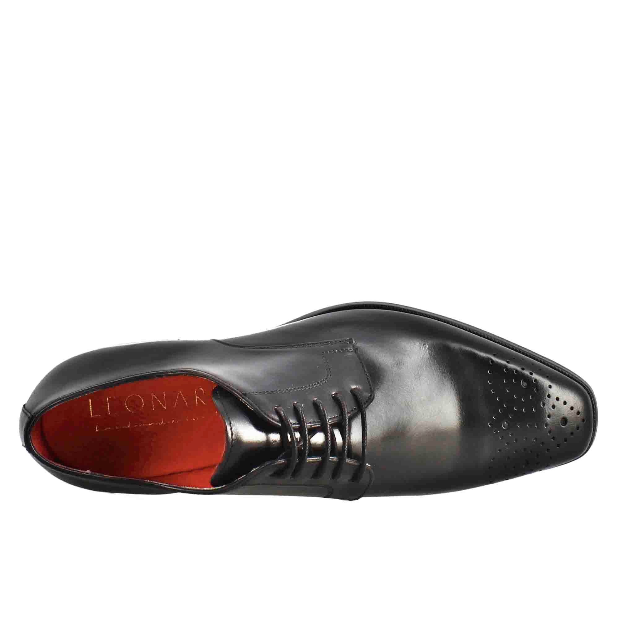 Men's Derby in smooth black leather with square toe and design