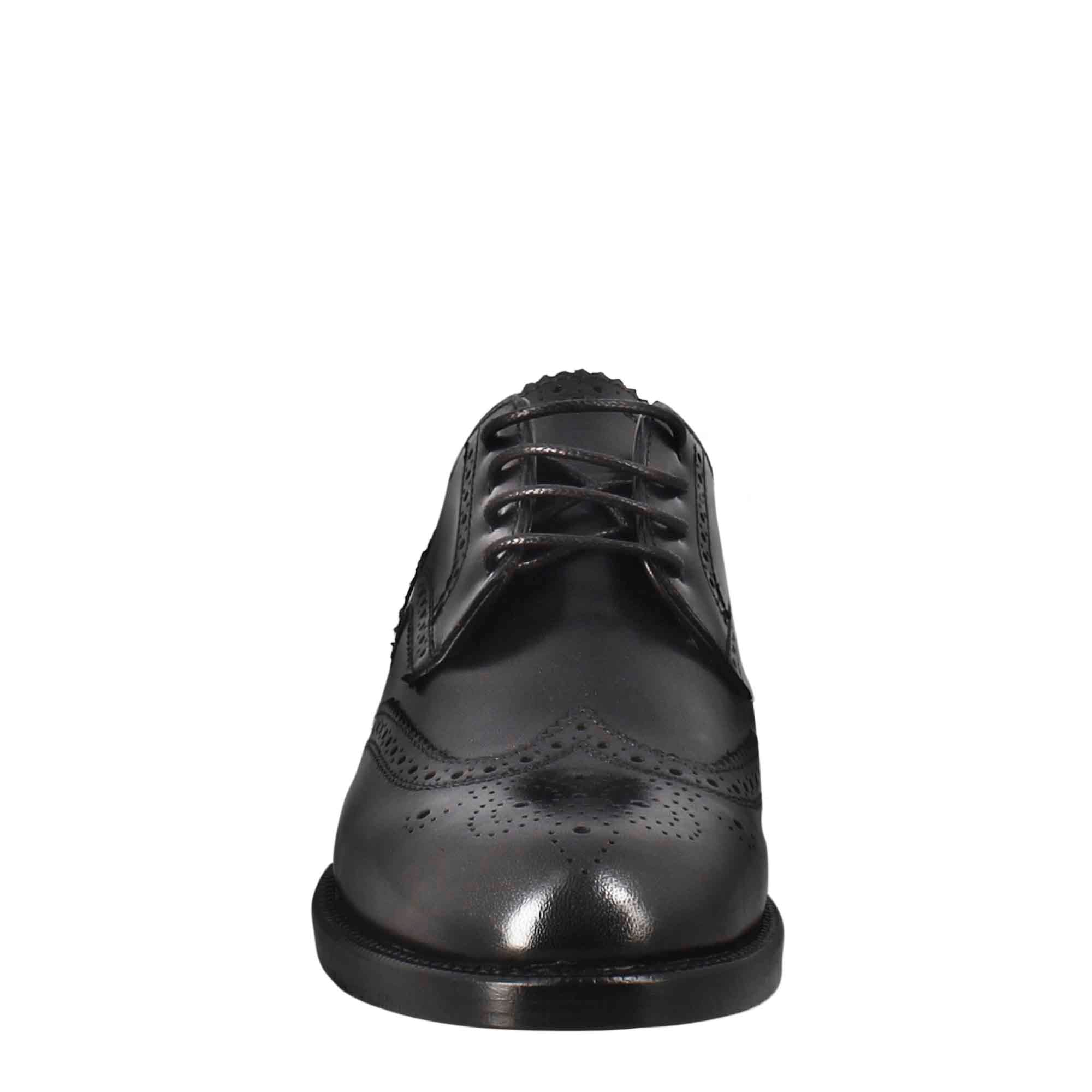 Derby da donna con effetto brogue in pelle colore nero