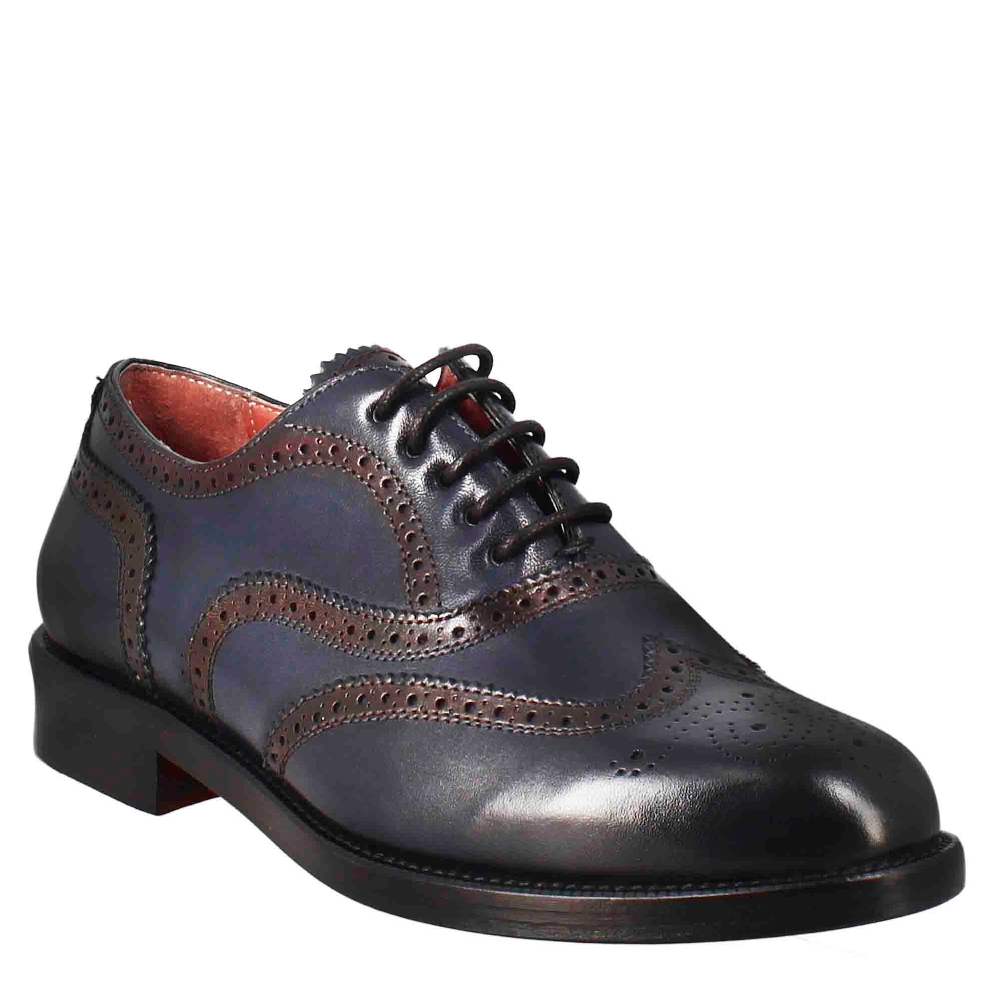 Women's oxfords with brogue effect in blue leather