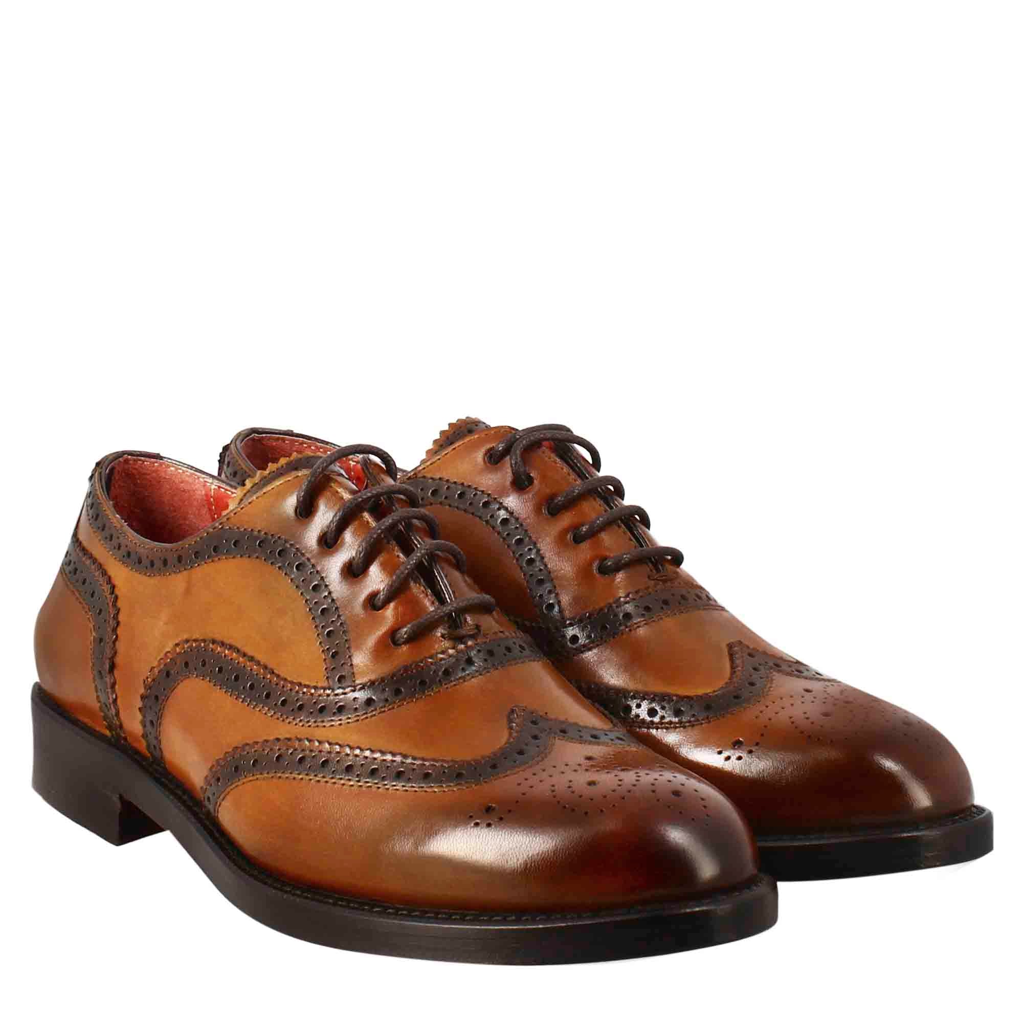 Women's oxfords with brogue effect in light brown leather