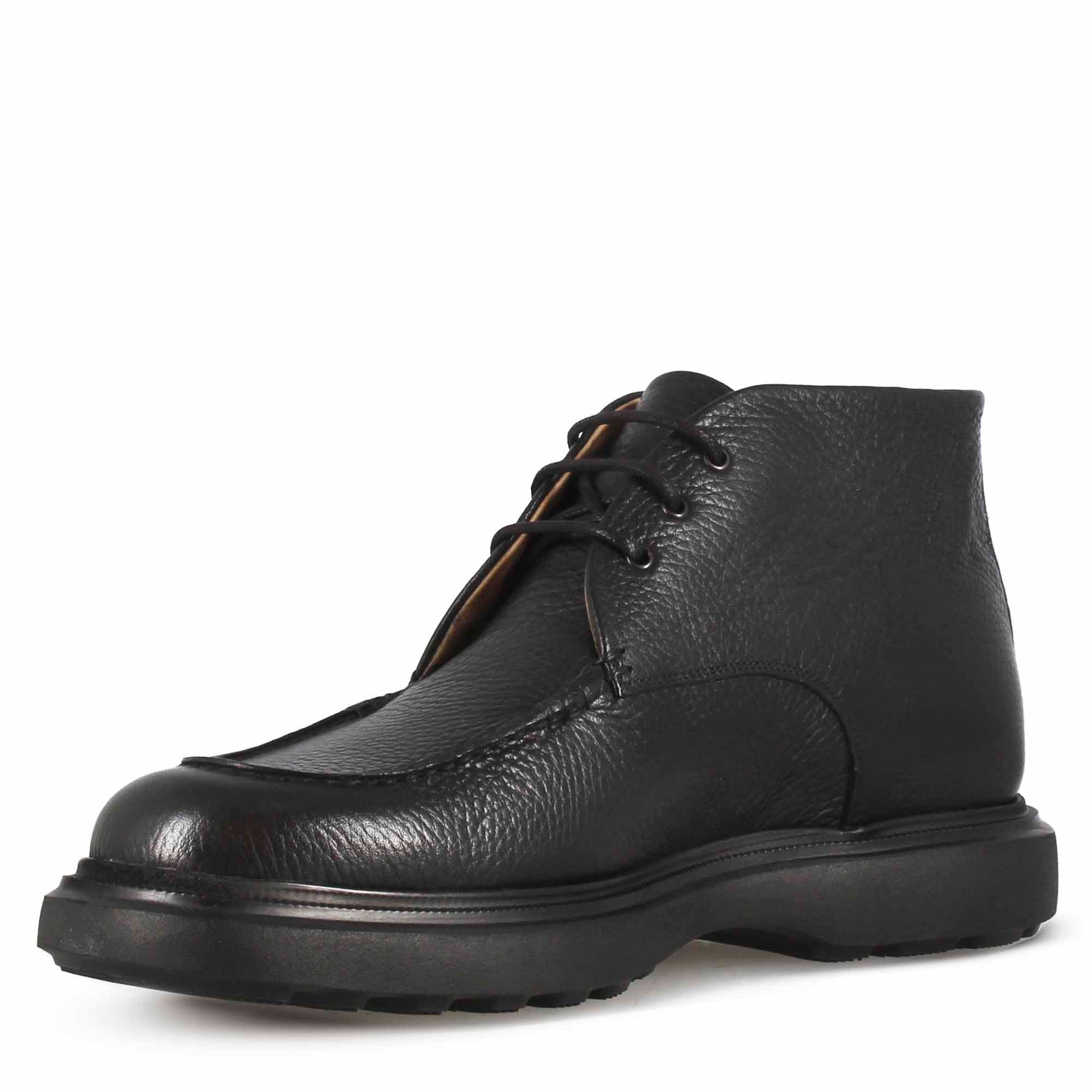 Men's lace-up ankle boot in black hammered leather and Vibram sole