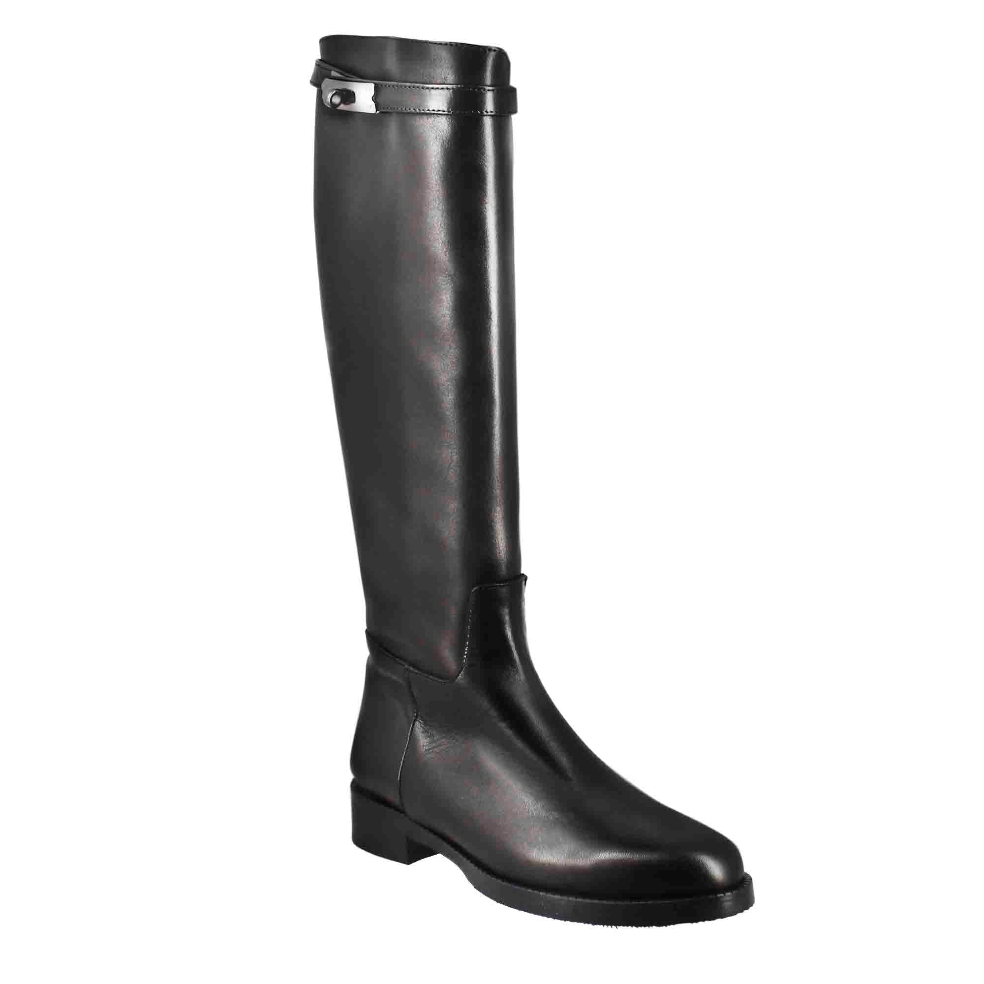 Smooth women's knee-high boot with low heel in black leather