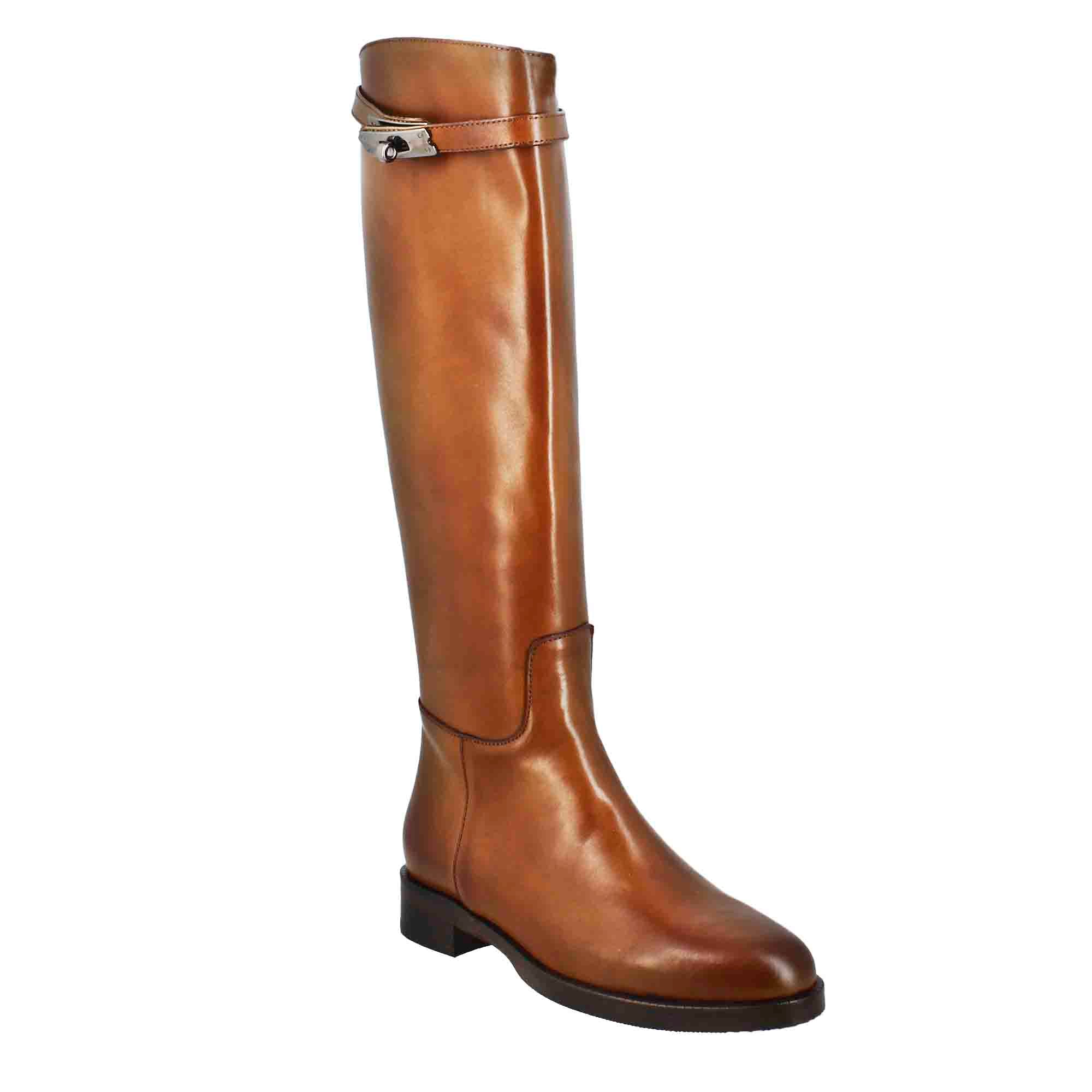 Smooth women's knee-high boot with low heel in tobacco-colored leather