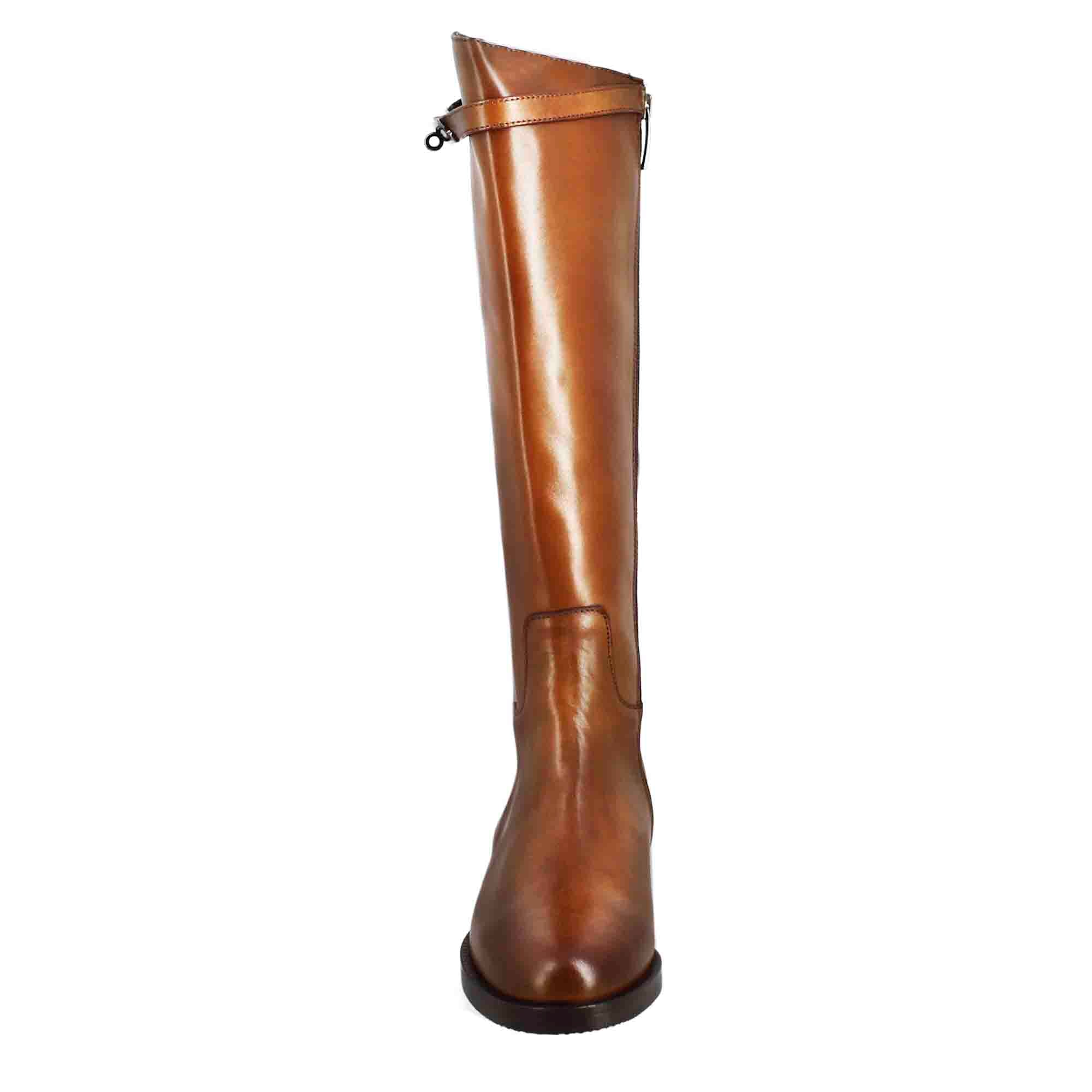 Smooth women's knee-high boot with low heel in tobacco-colored leather