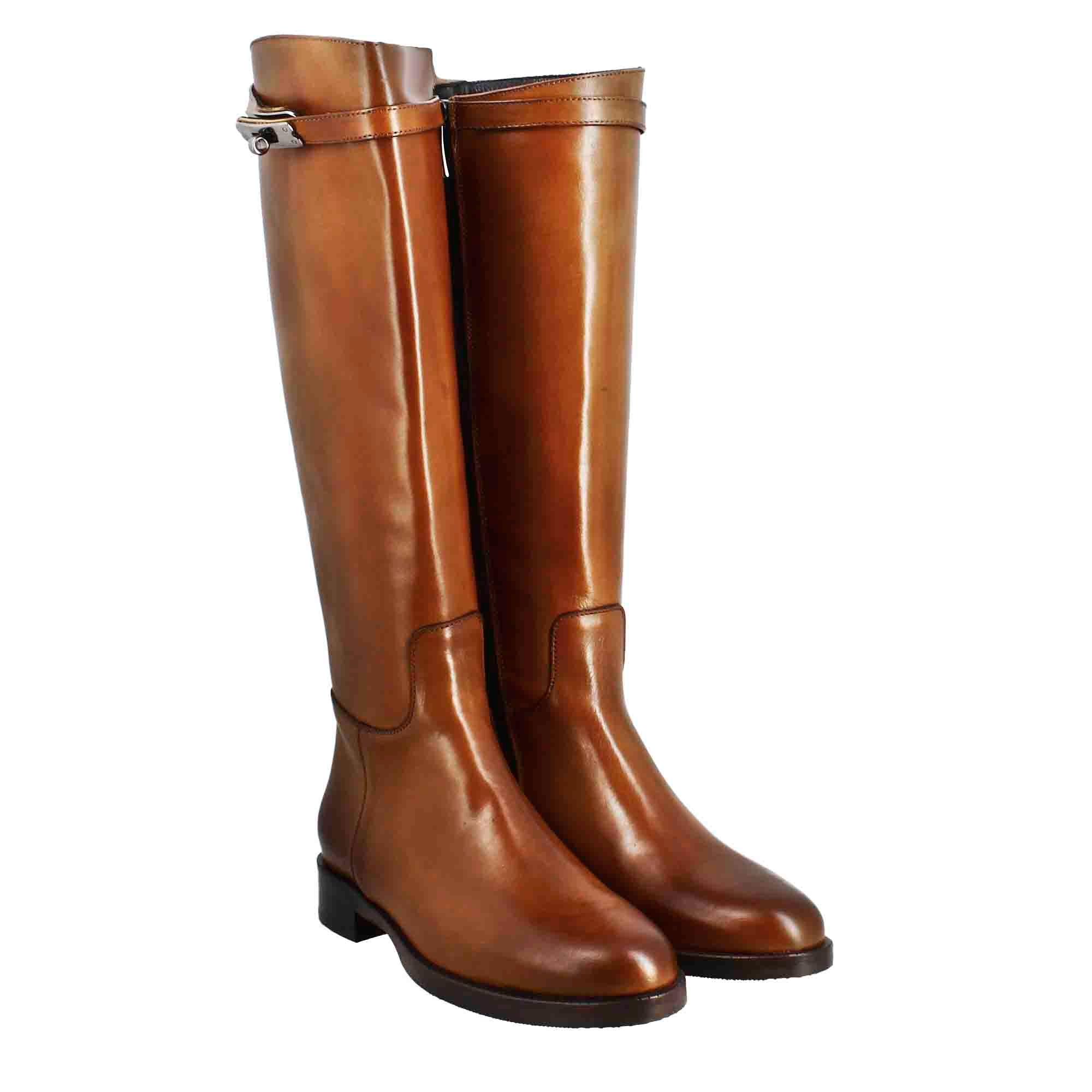 Smooth women's knee-high boot with low heel in tobacco-colored leather