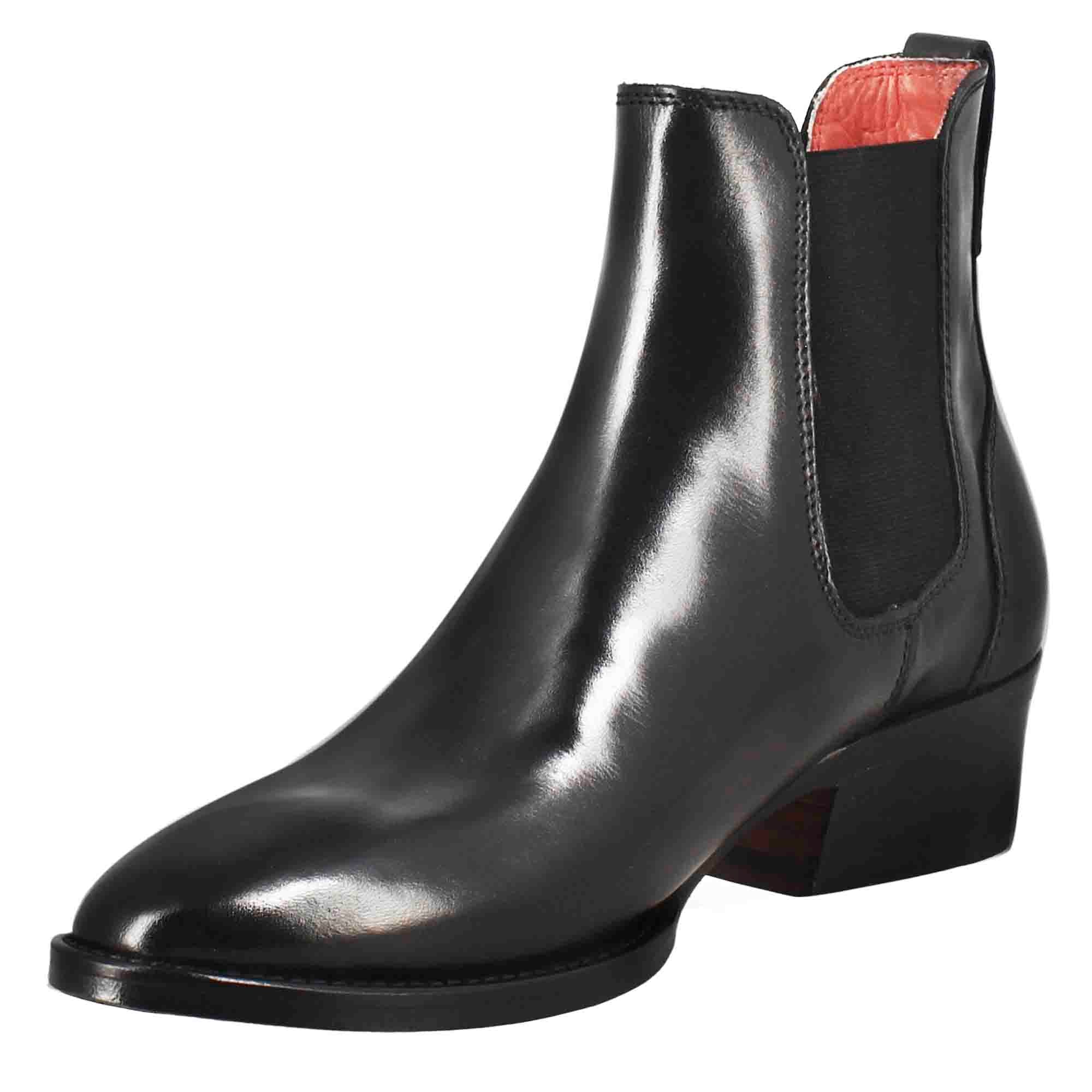 Women's smooth Chelsea boot with medium heel in black leather