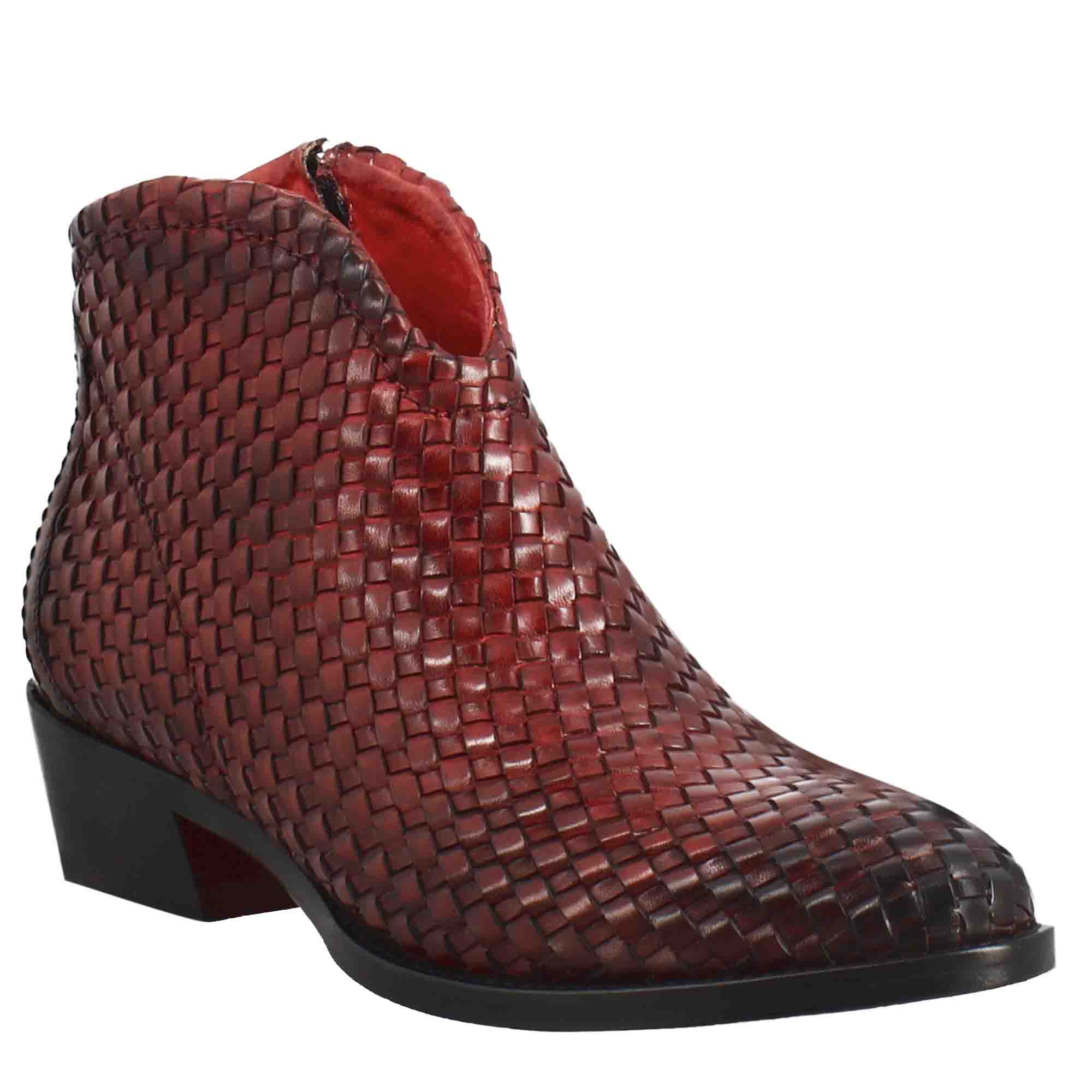 Stivaletto da donna in pelle intrecciata con tacco medio colore rosso