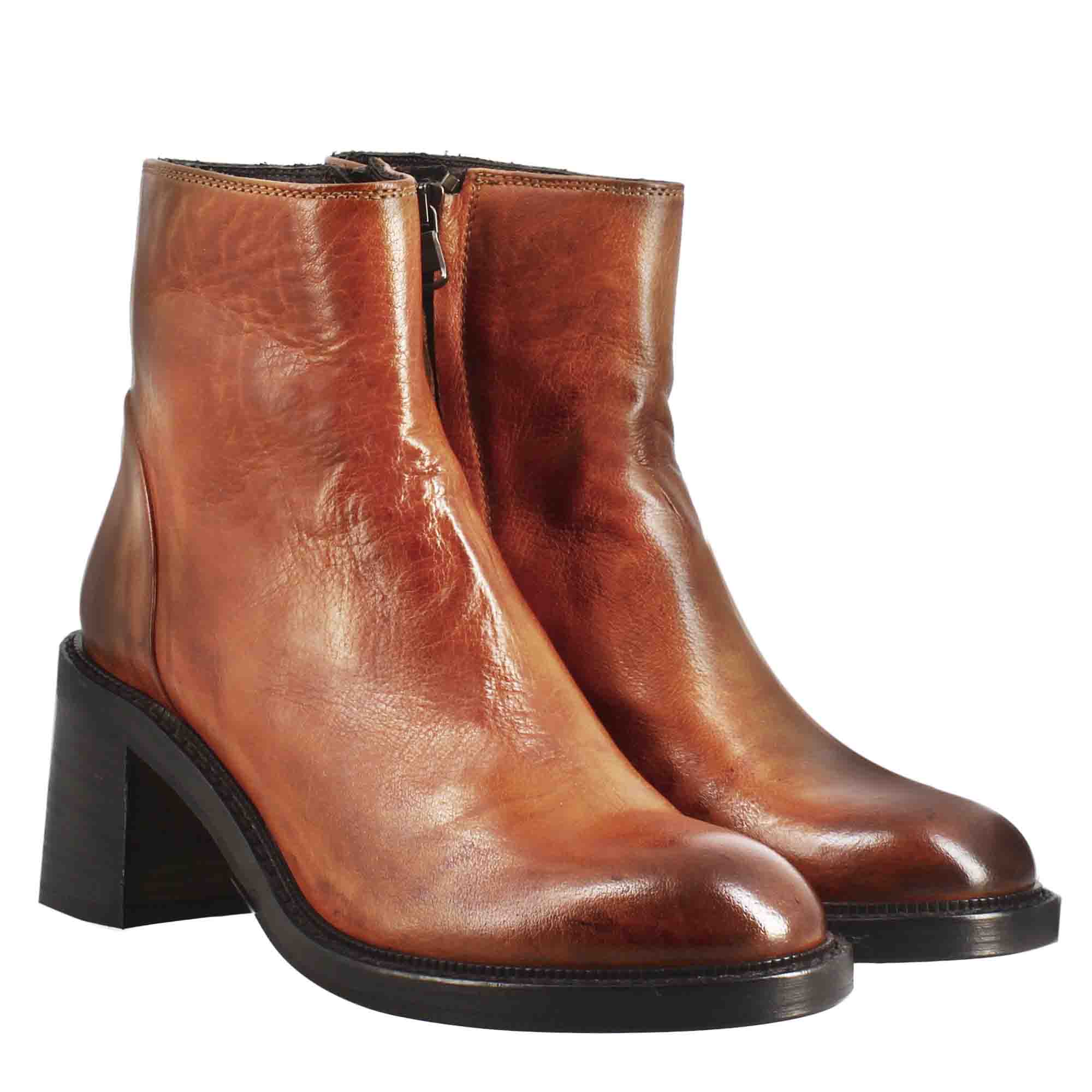 Bottine de plongée basse à talon pour femme en cuir lavé marron foncé