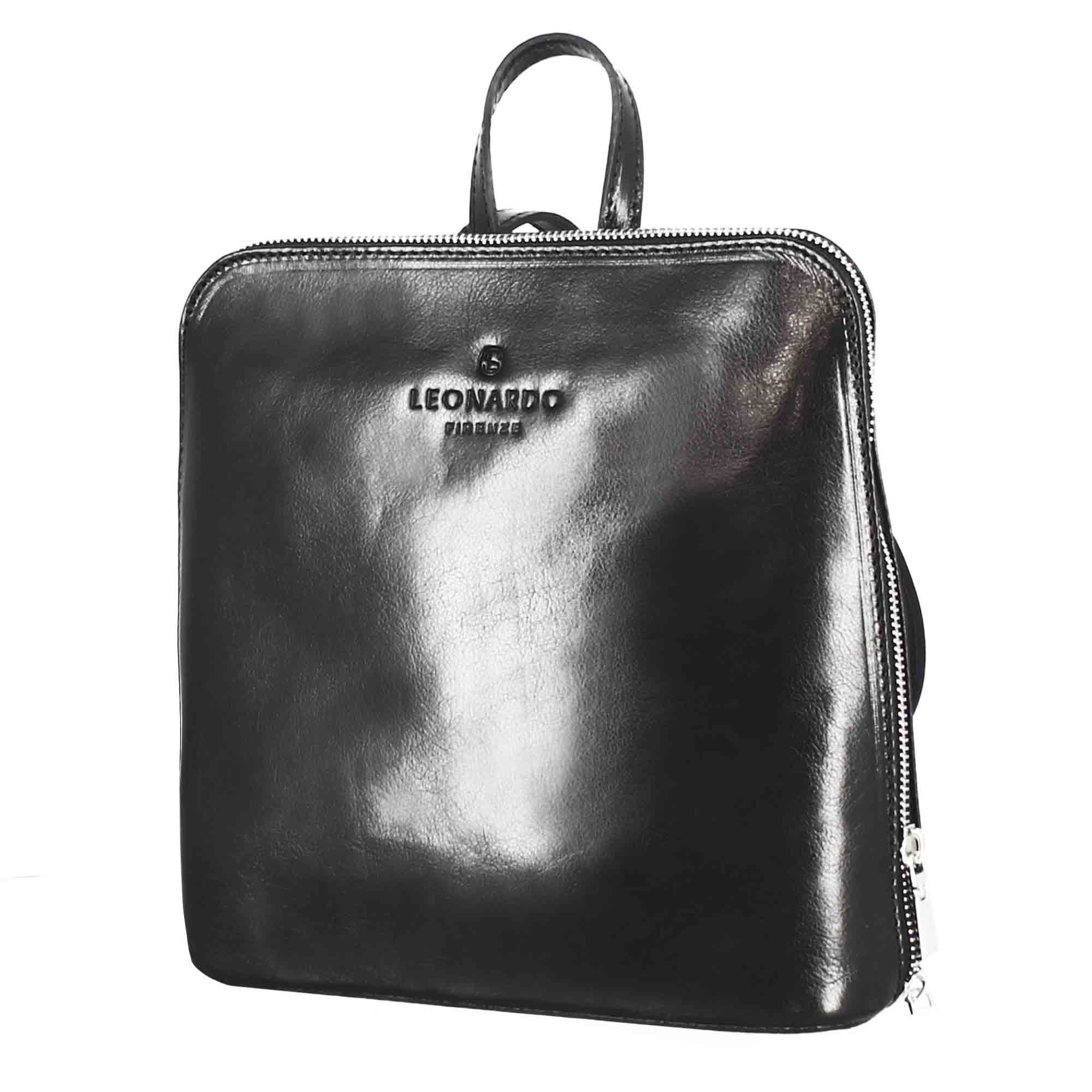 Women's Ginevra backpack in smooth black leather with zip