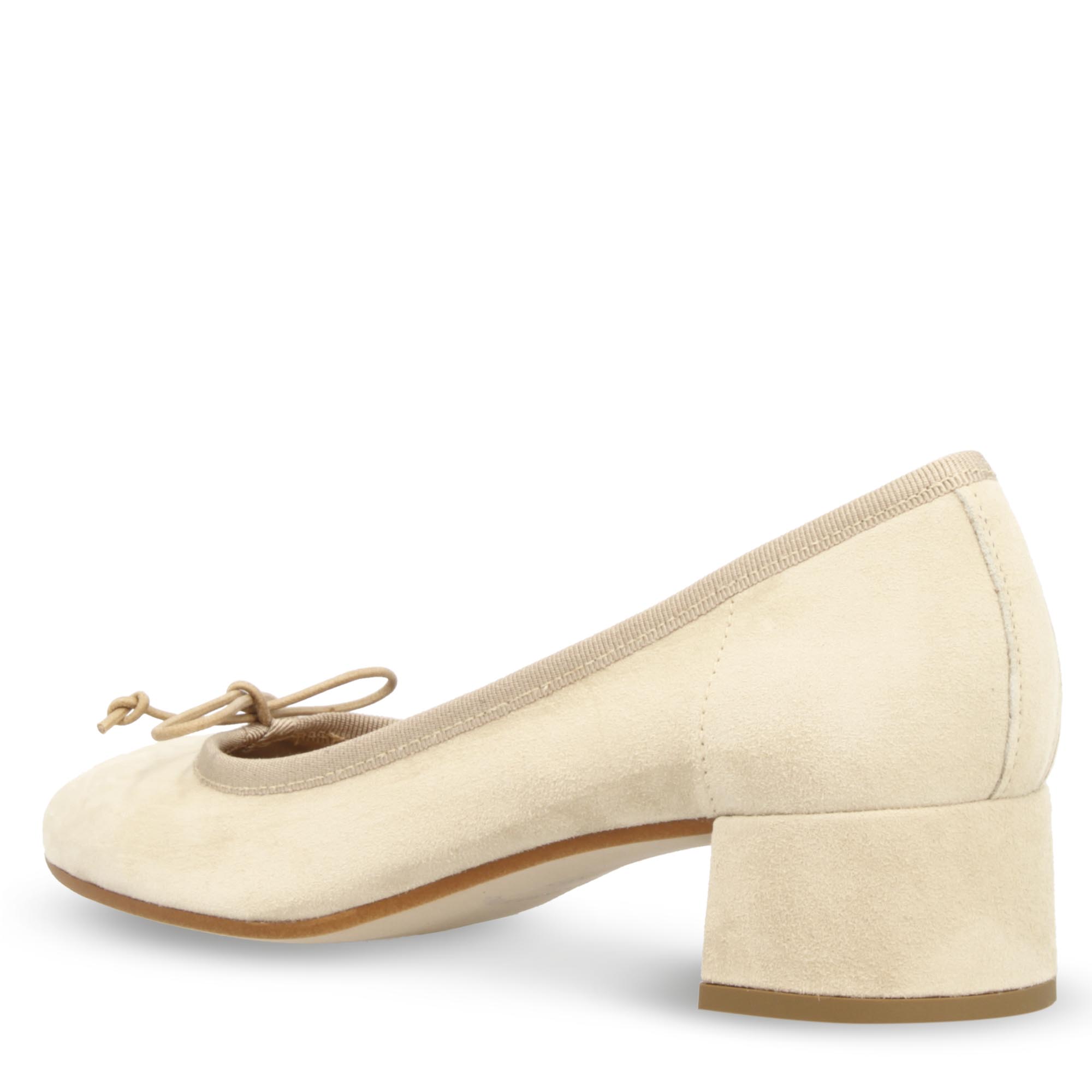 Handmade medium heel ballerina in beige suede