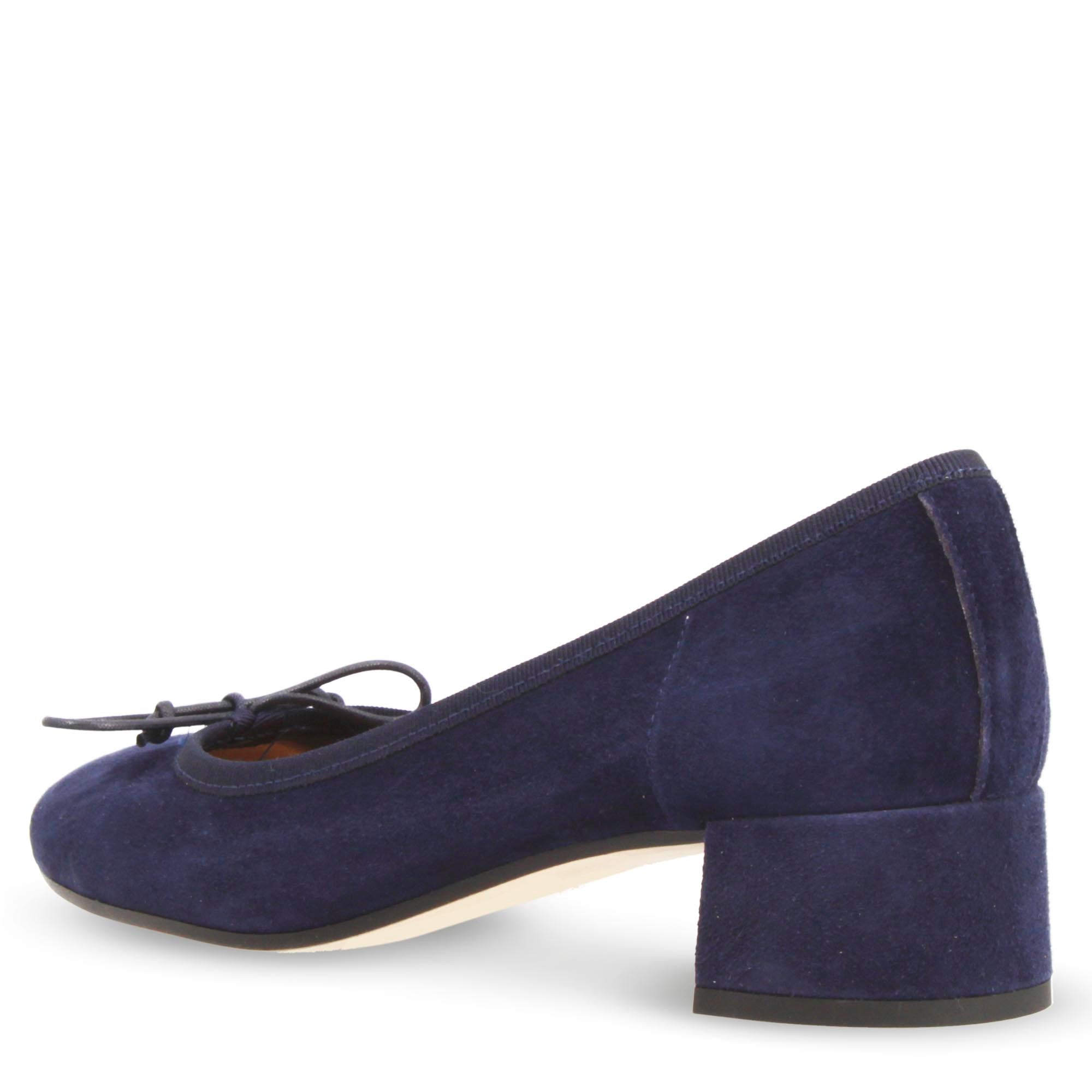 Handmade medium heel ballerina in blue suede