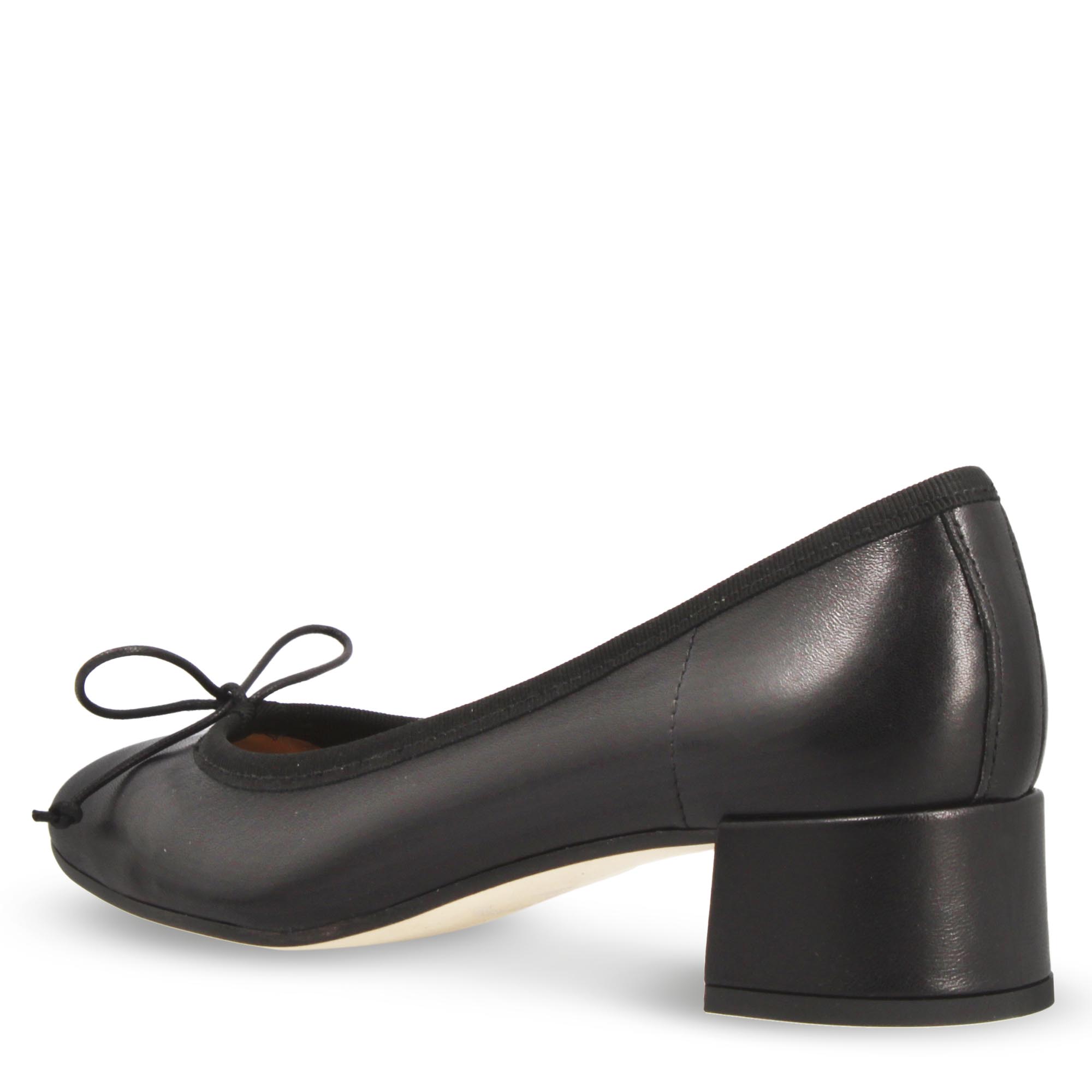 Handmade medium heel ballerina in black leather