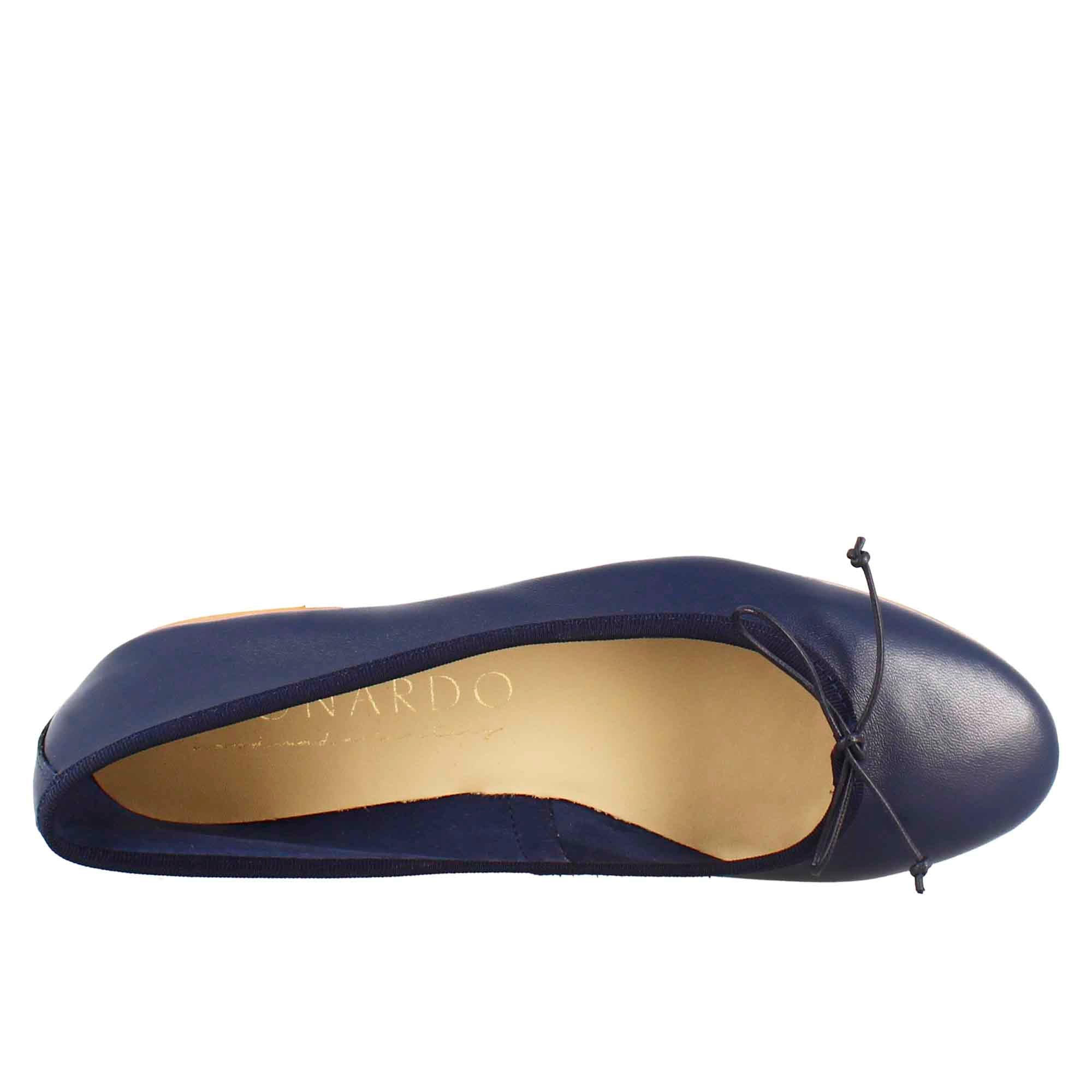 Ballerine leggere da donna color blu in pelle liscia