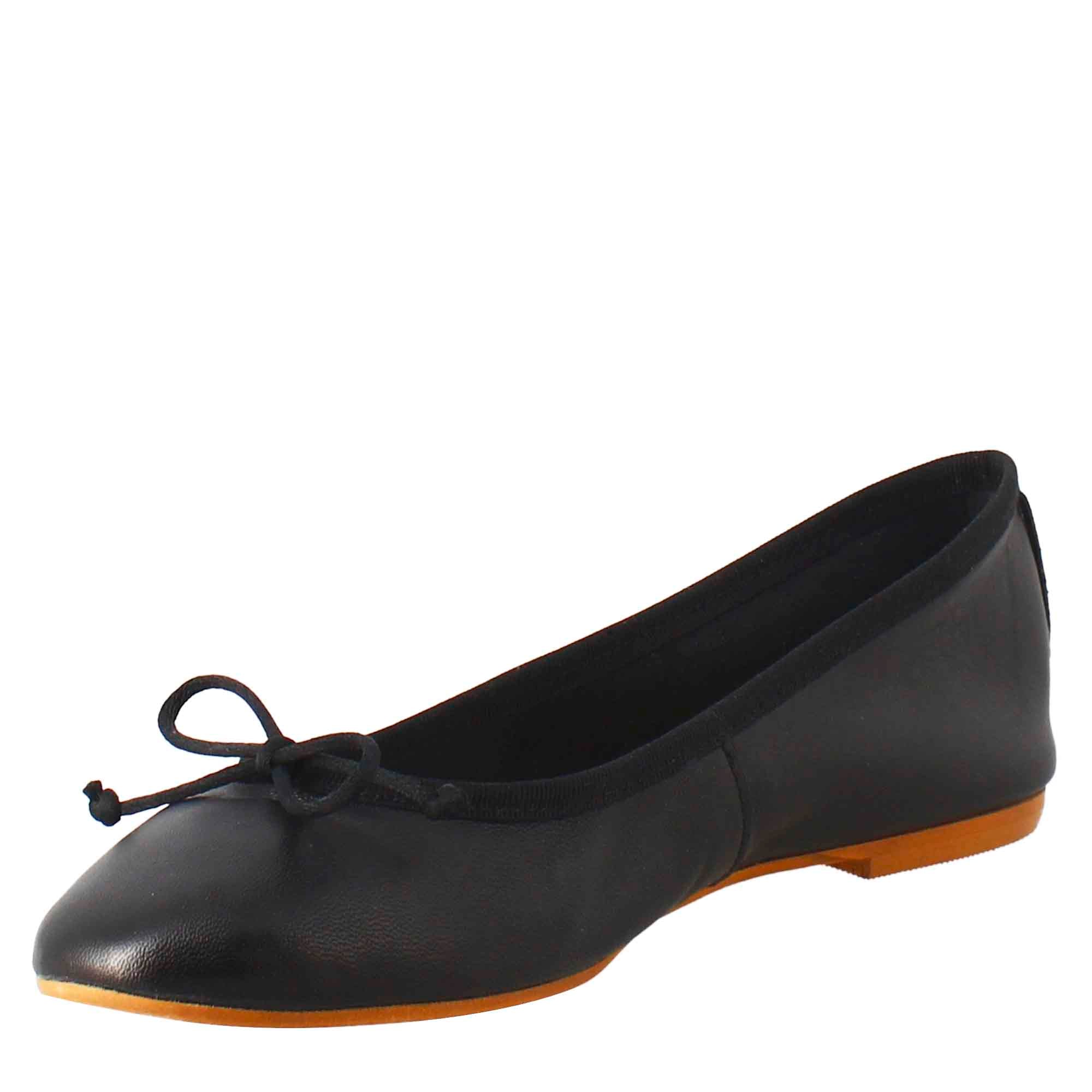 Light black women's ballet flats in smooth leather 