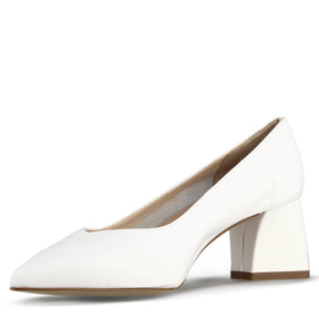 Women's pumps in white leather with medium heel