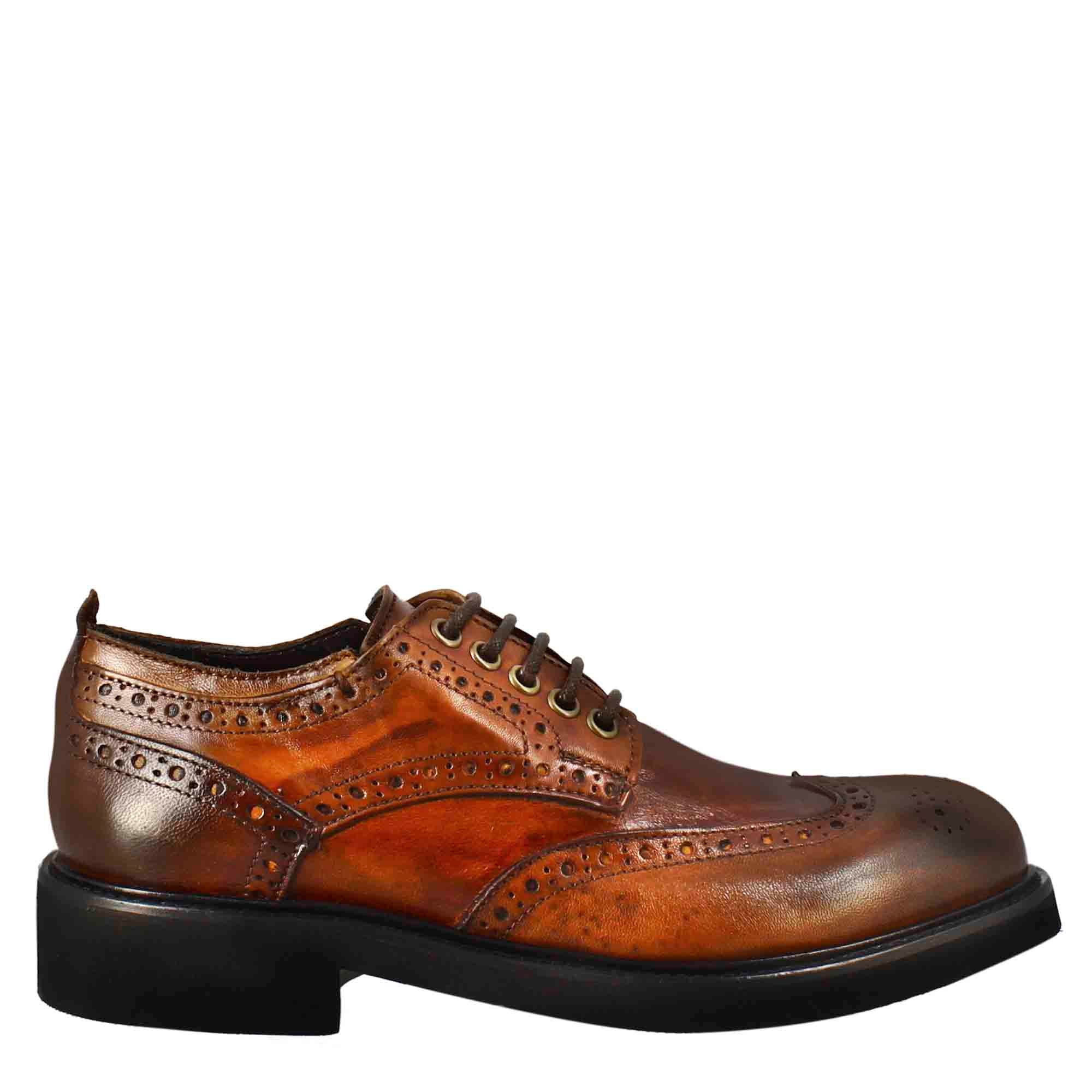 Women's derby with paupa brogue details in dark tan washed leather