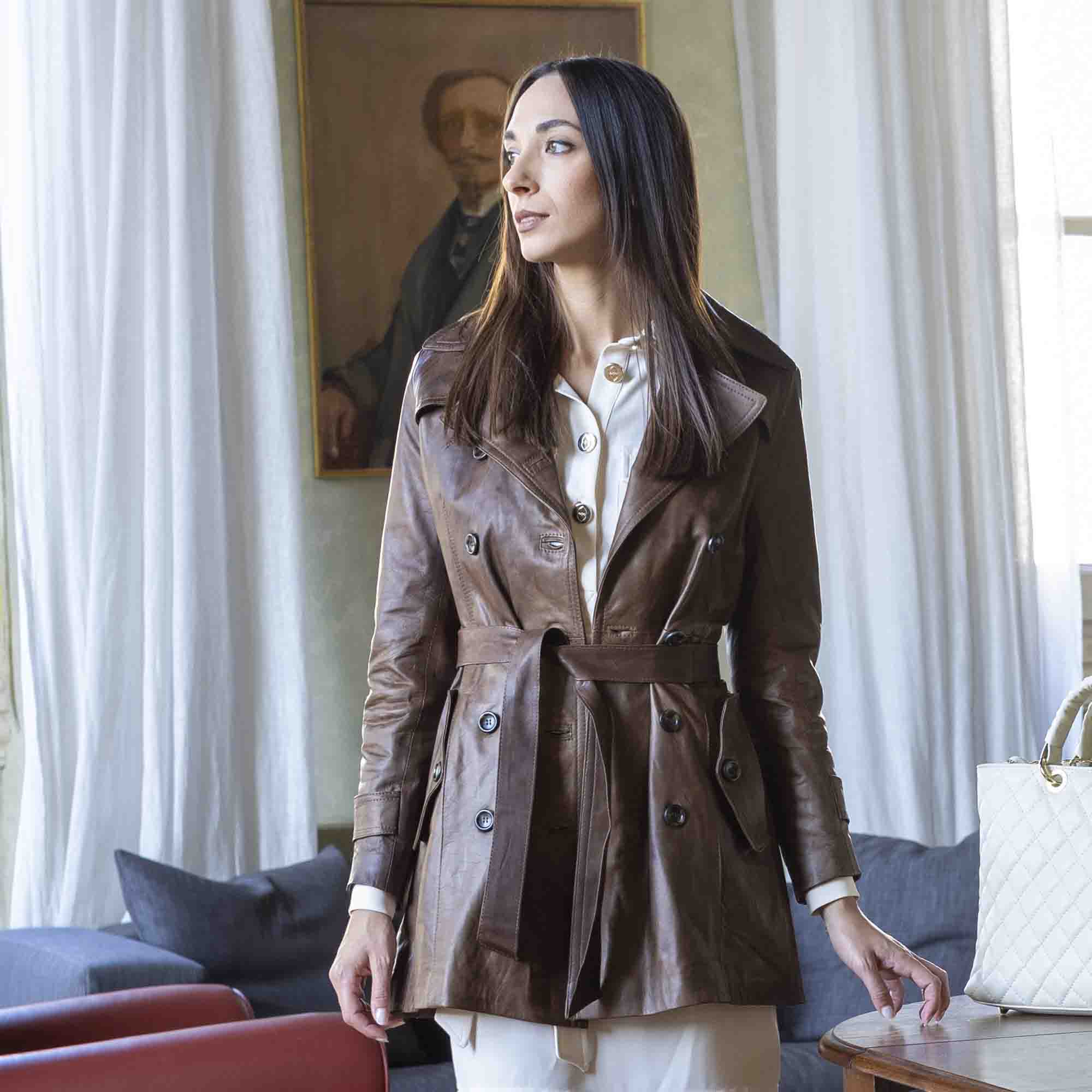 Women's trench style jacket in high quality brown leather