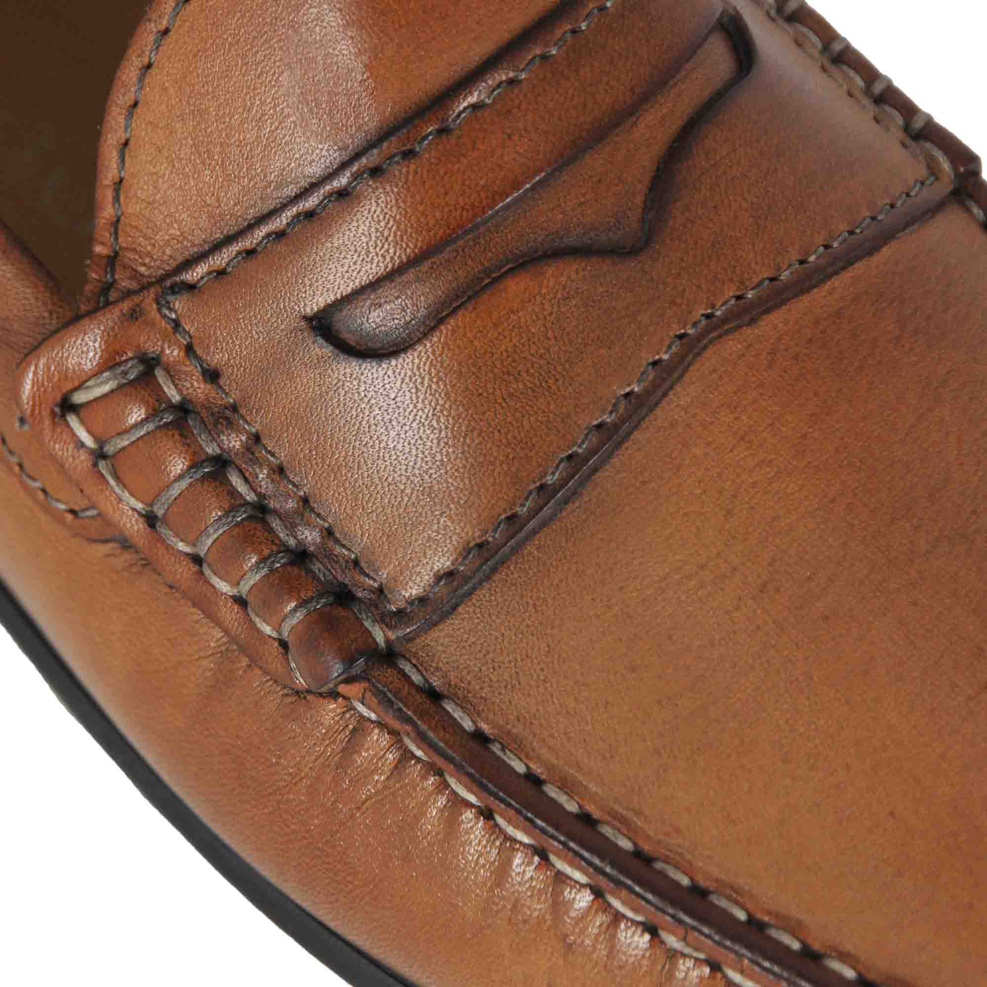 Men's casual handmade moccasin in brown leather with rubberised sole