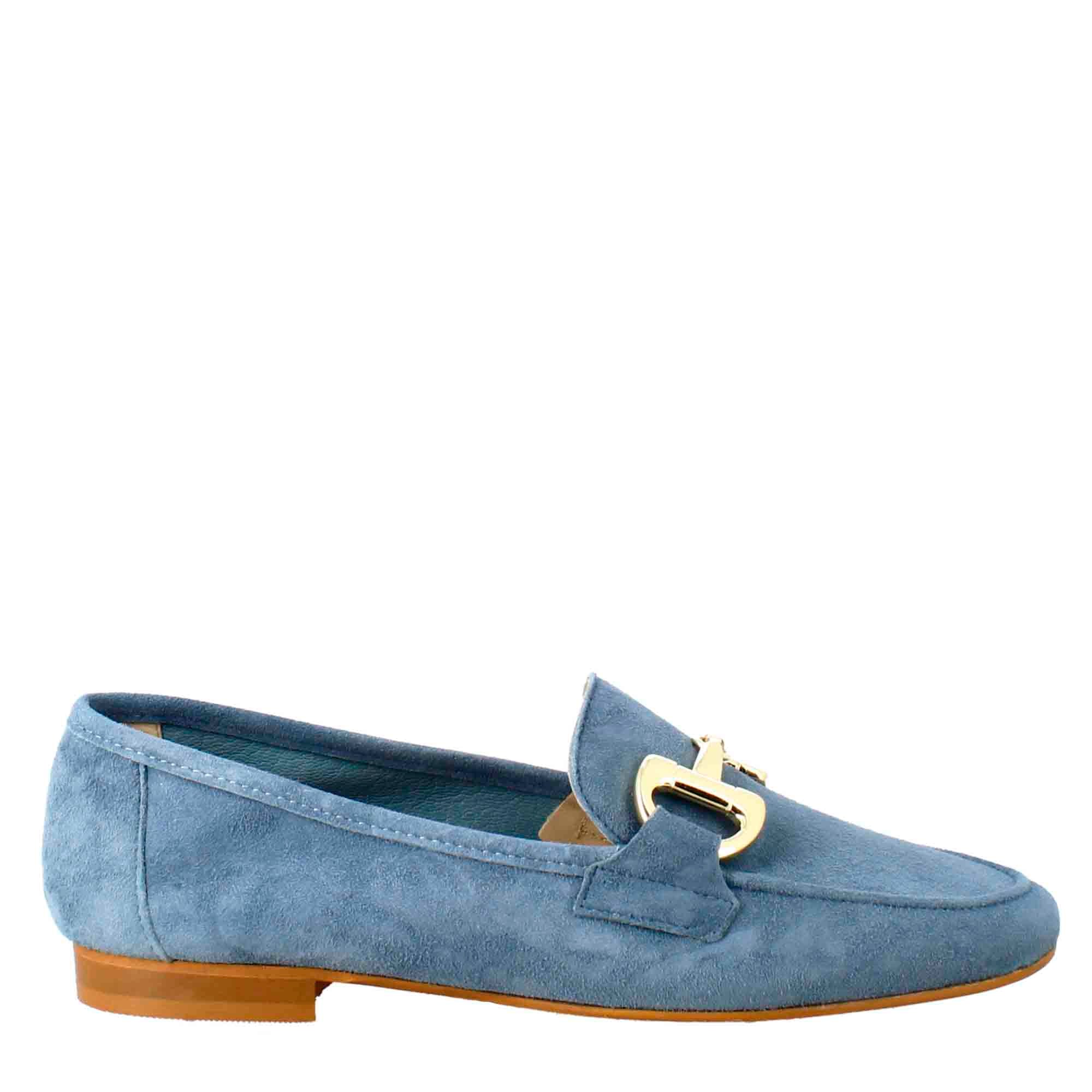 Women's moccasin in light blue suede with gold buckle