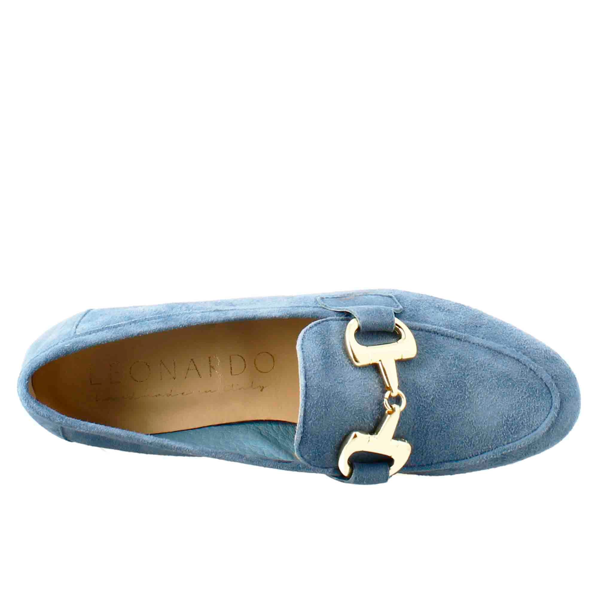 Women's moccasin in light blue suede with gold buckle