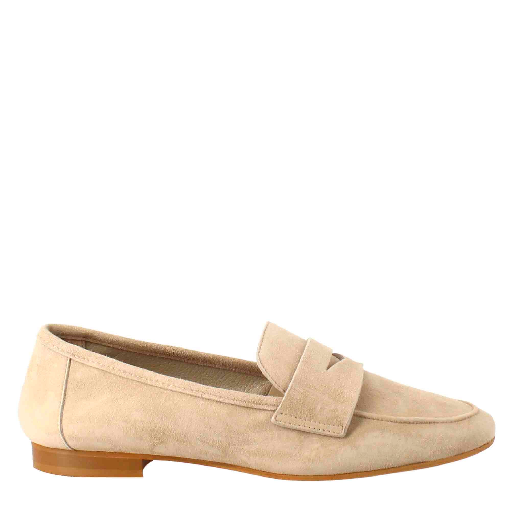 Mocassin femme souple en daim taupe et semelle gomme