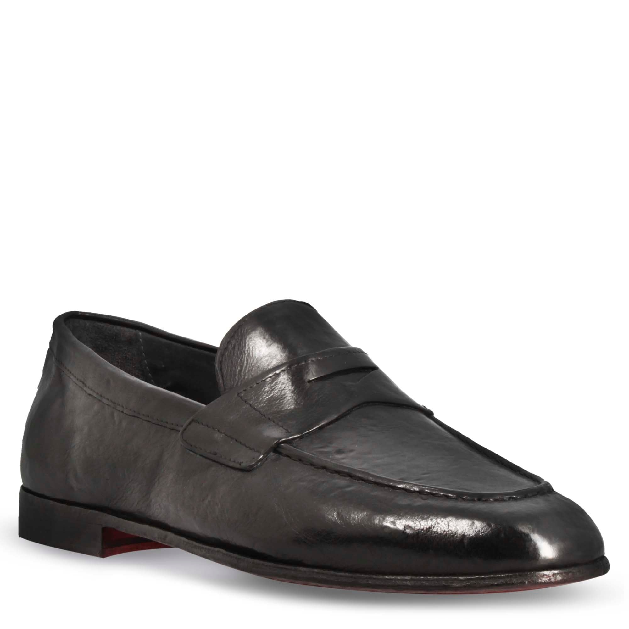 Mocassin noir artisanal pour homme en cuir fin