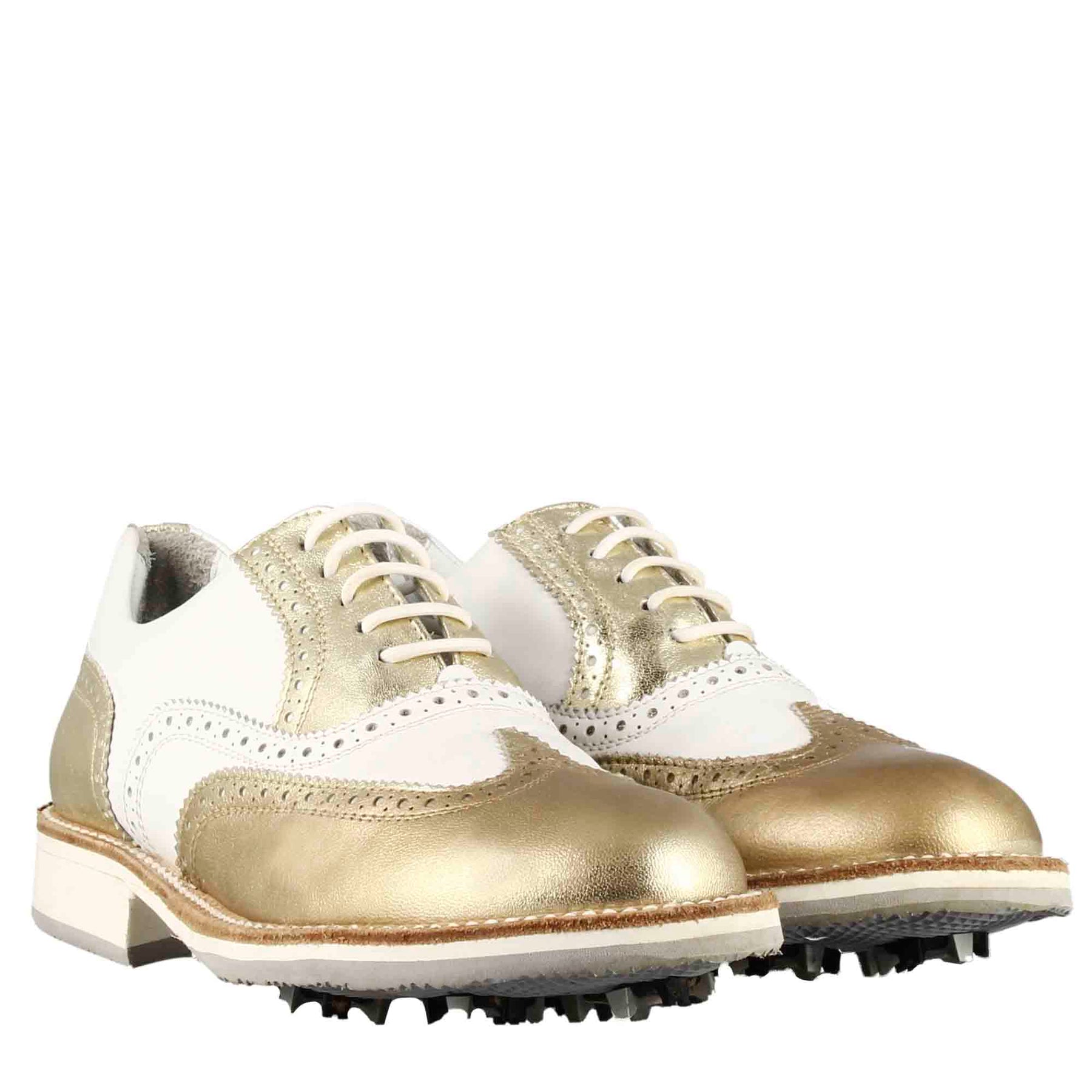 Handgefertigte Damen-Golfschuhe aus weißem Leder mit goldenen Verzierungen