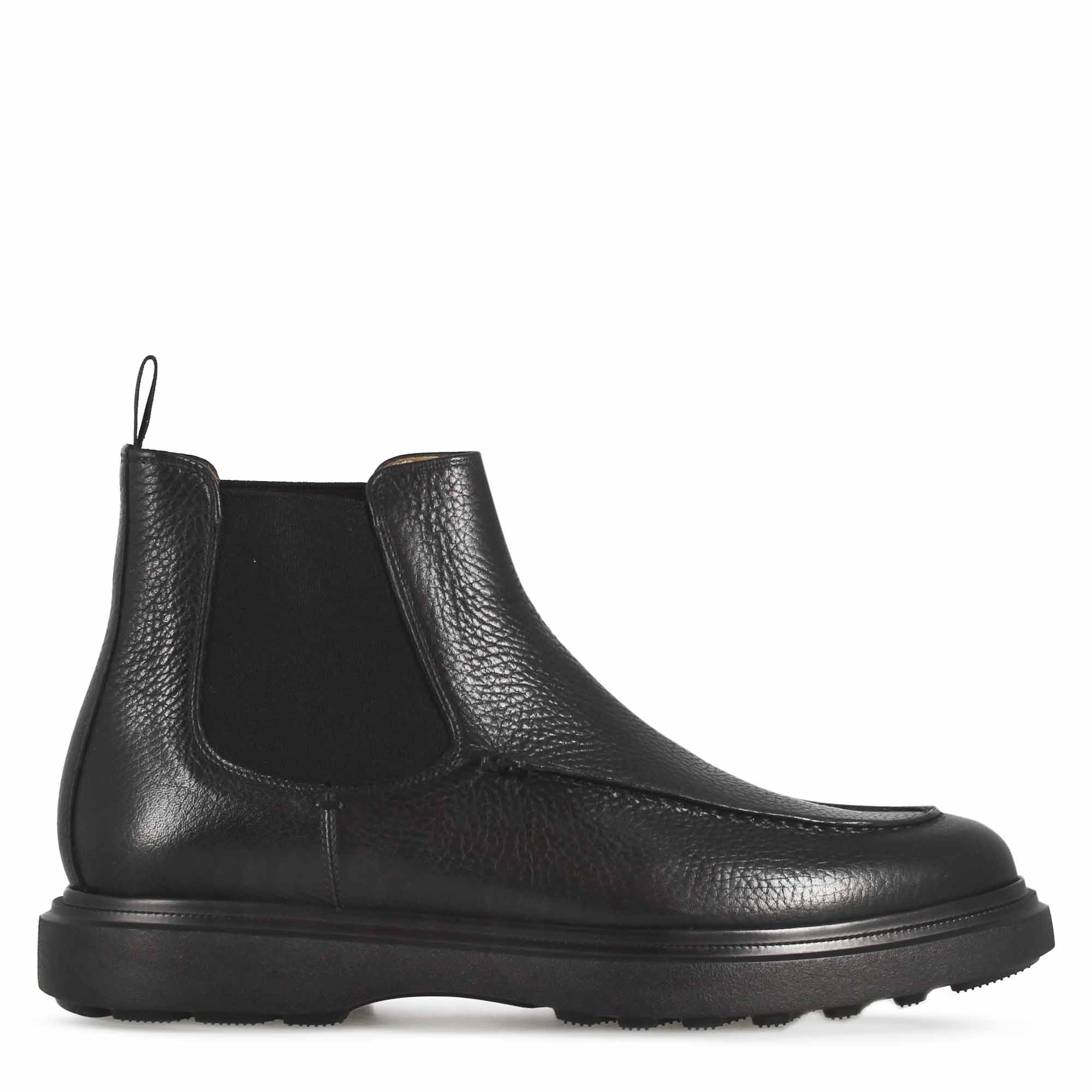 Men's Chelsea Boot in Black Hammered Leather and Rubber Sole