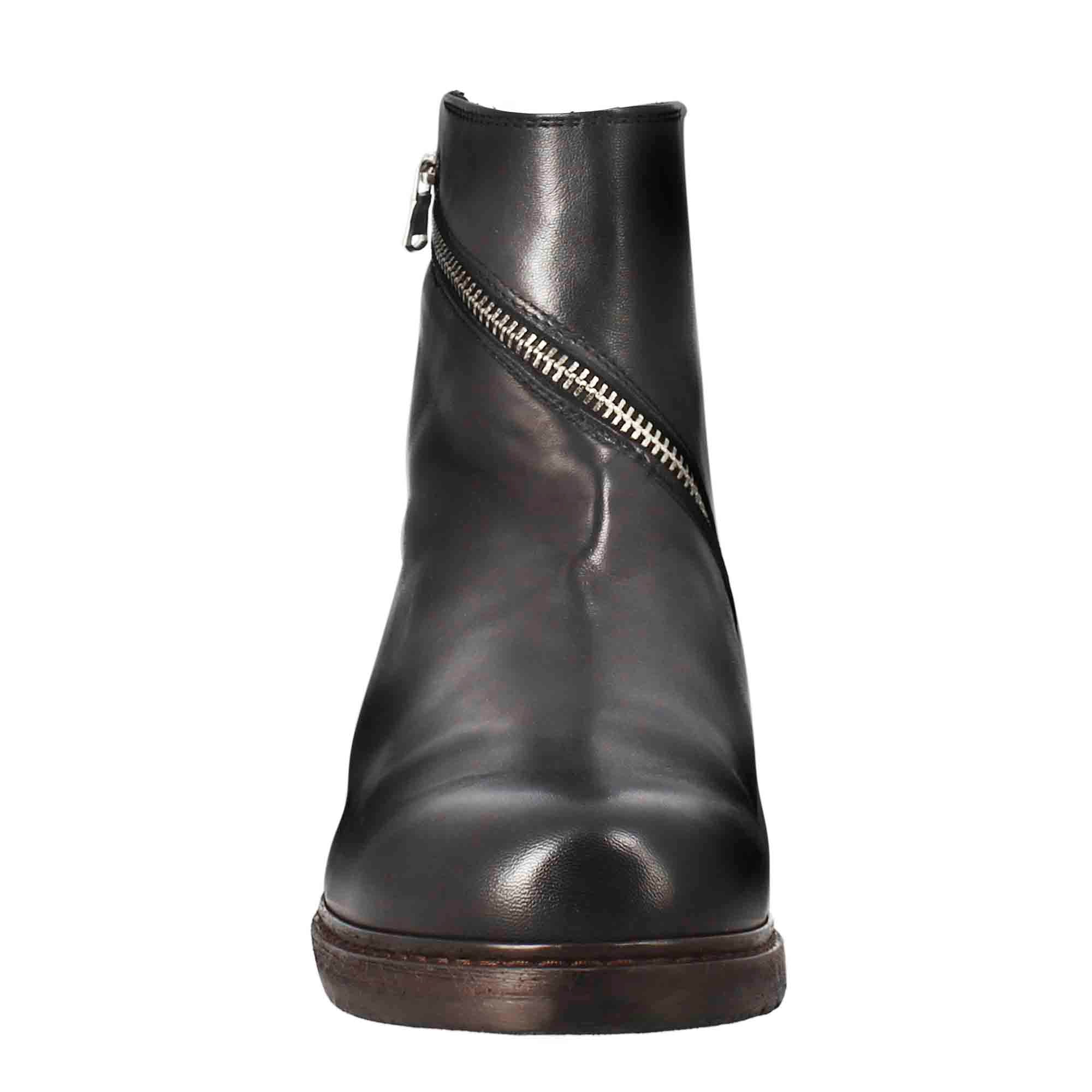 Paupa women's ankle boot in black washed leather with double zip