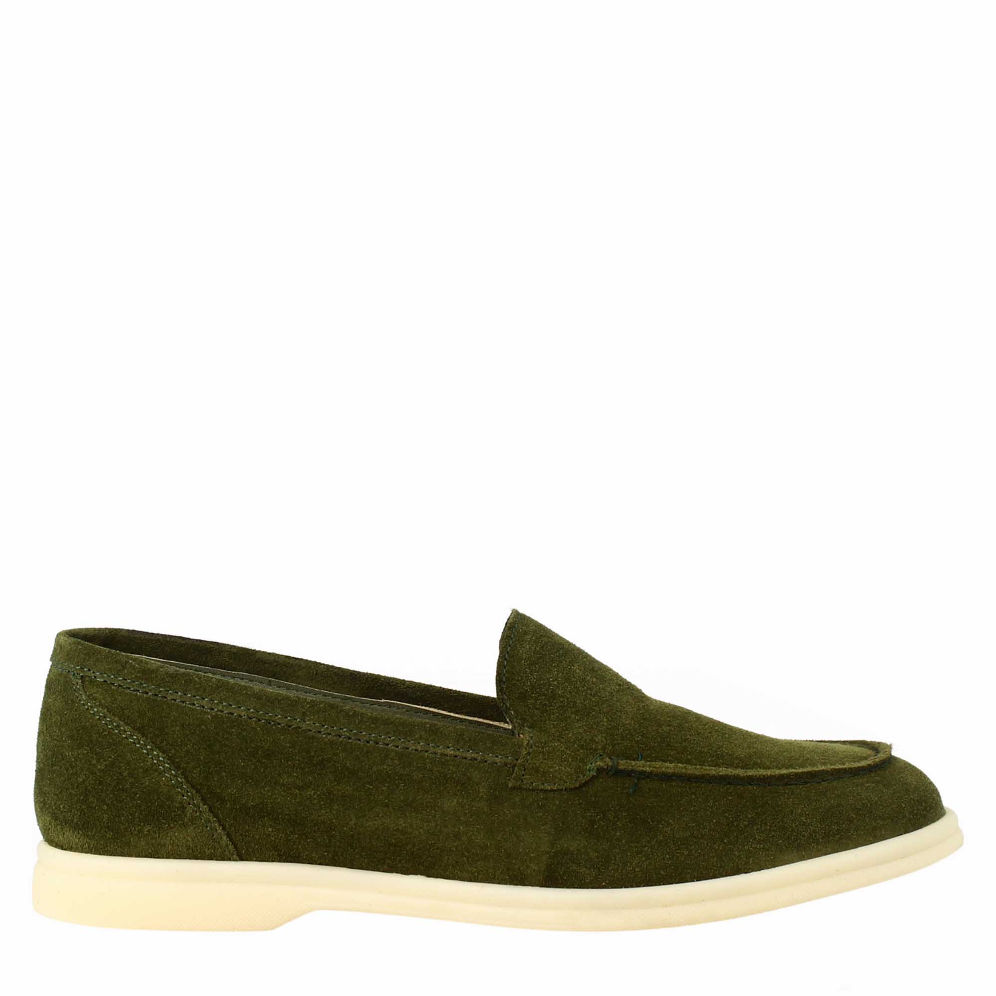 Flexible green suede women's moccasin