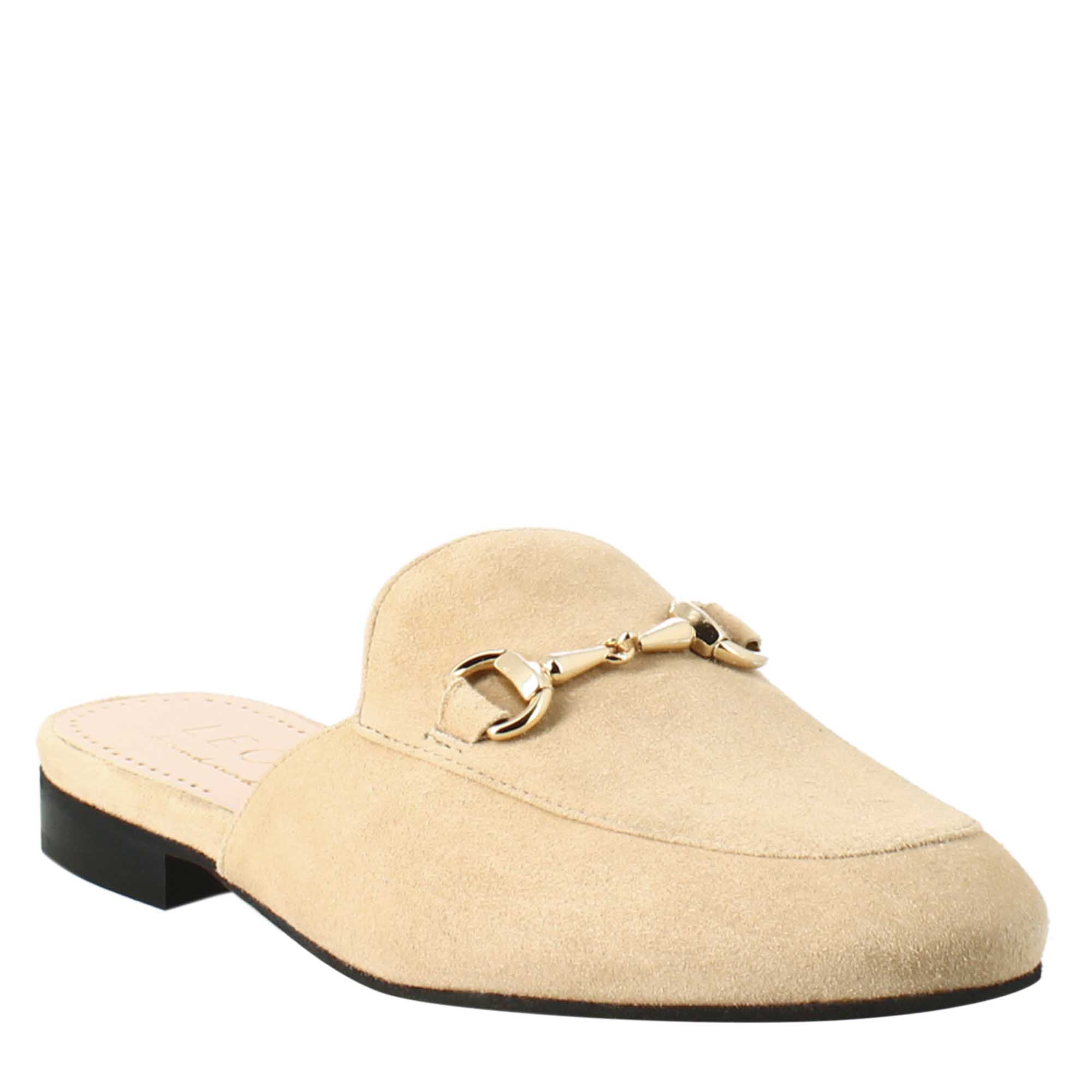 Sabot da donna in pelle scamosciata beige con fibbia oro