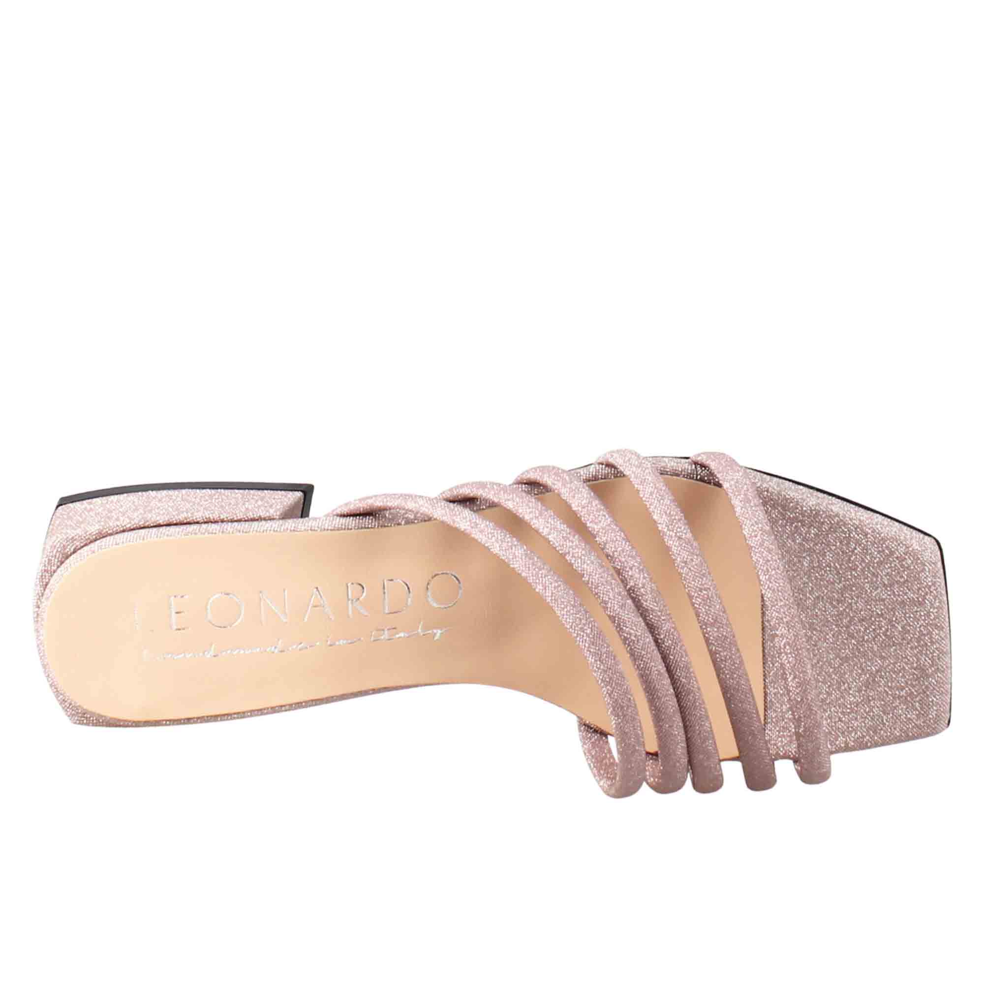 Square-shaped women's sandal in pink leather with glitter