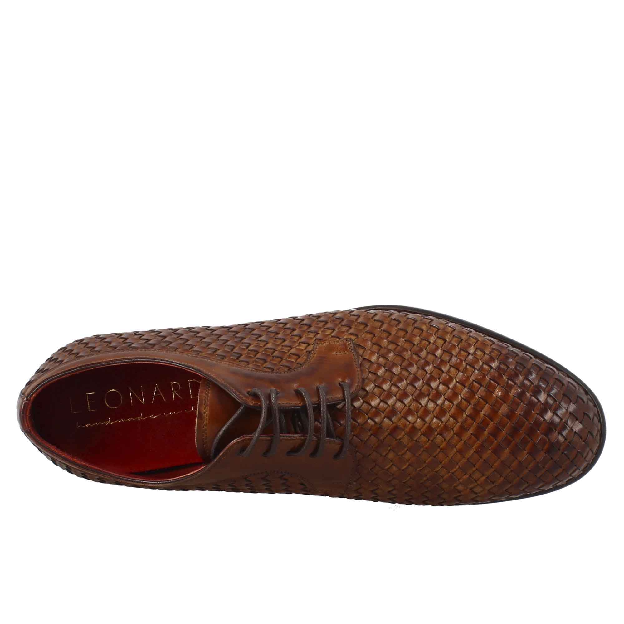 Elegant men's brown derby in woven full grain leather