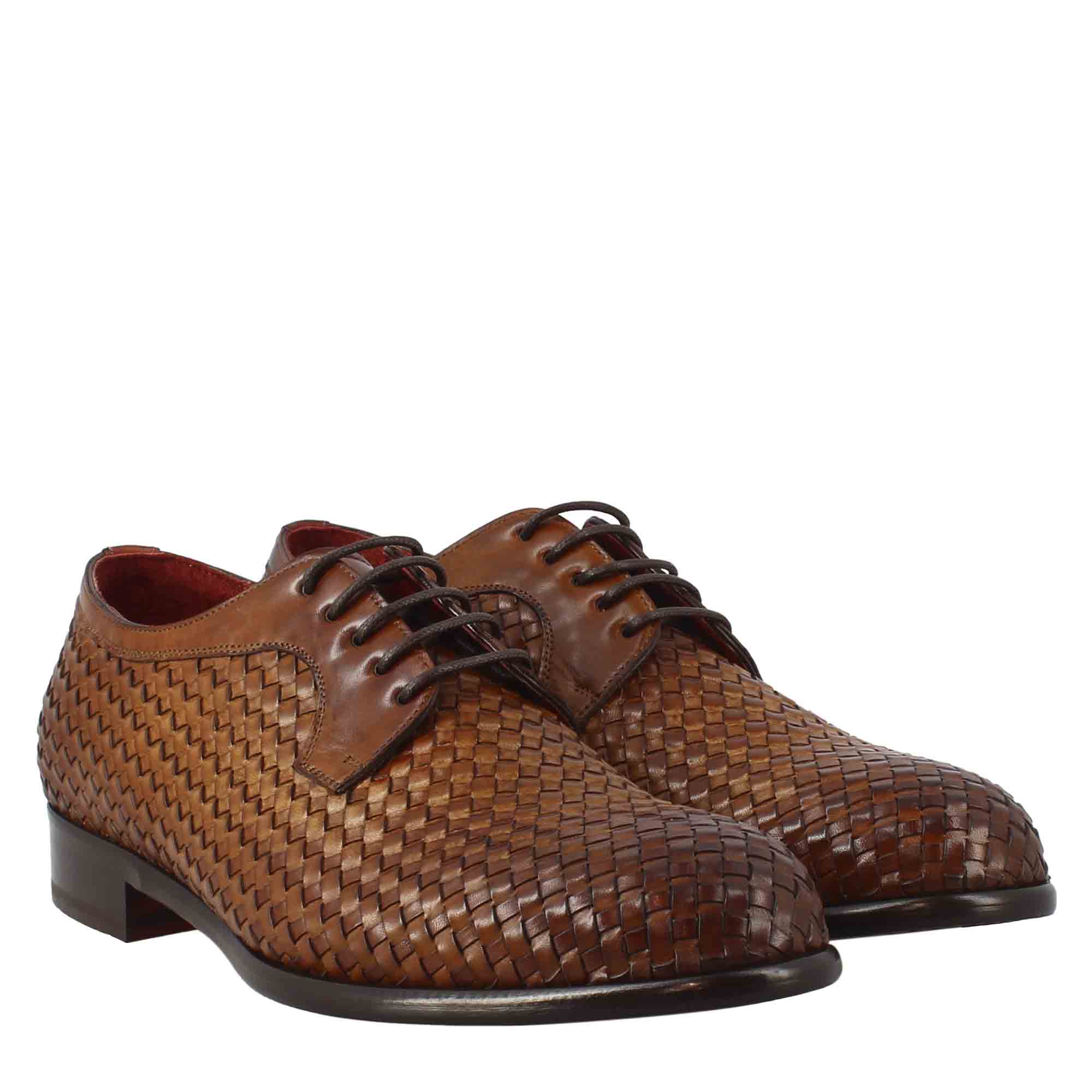 Elegant men's brown derby in woven full grain leather