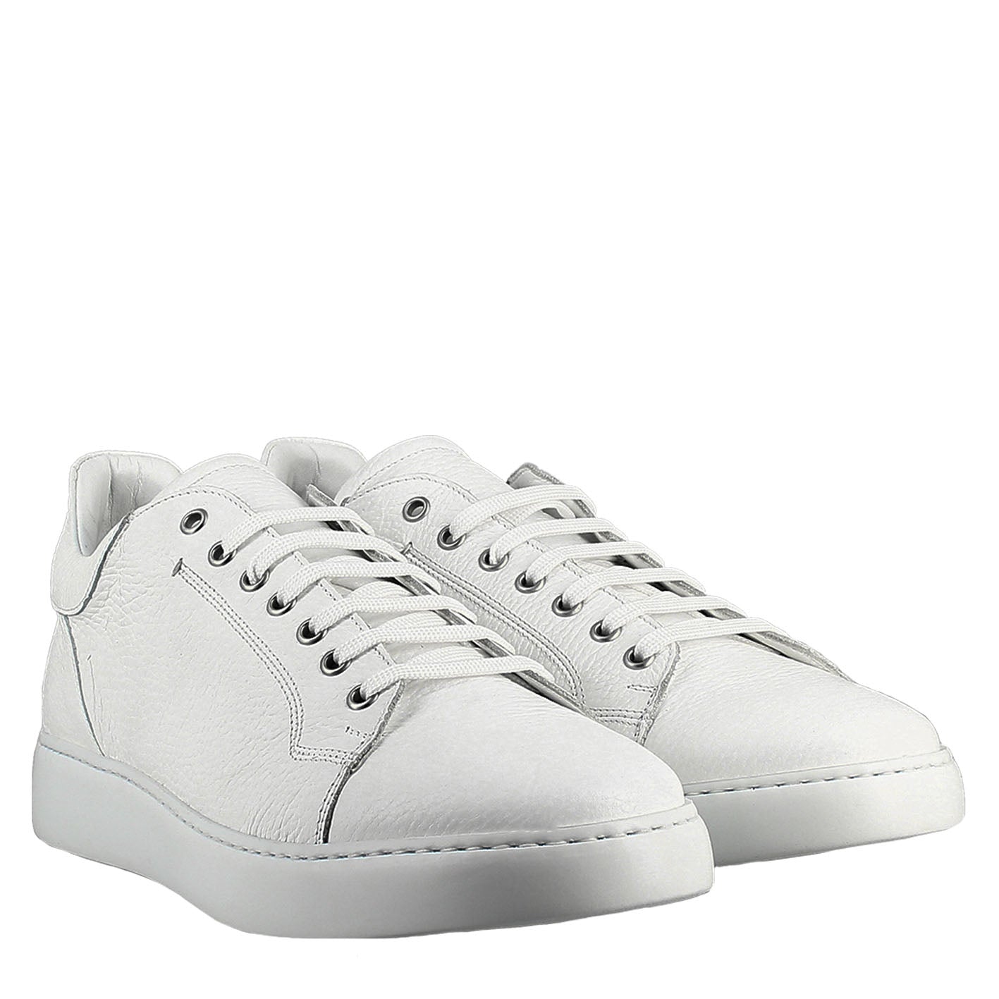 Sneaker bianca elegante da uomo in pelle liscia - LeonardoShoes