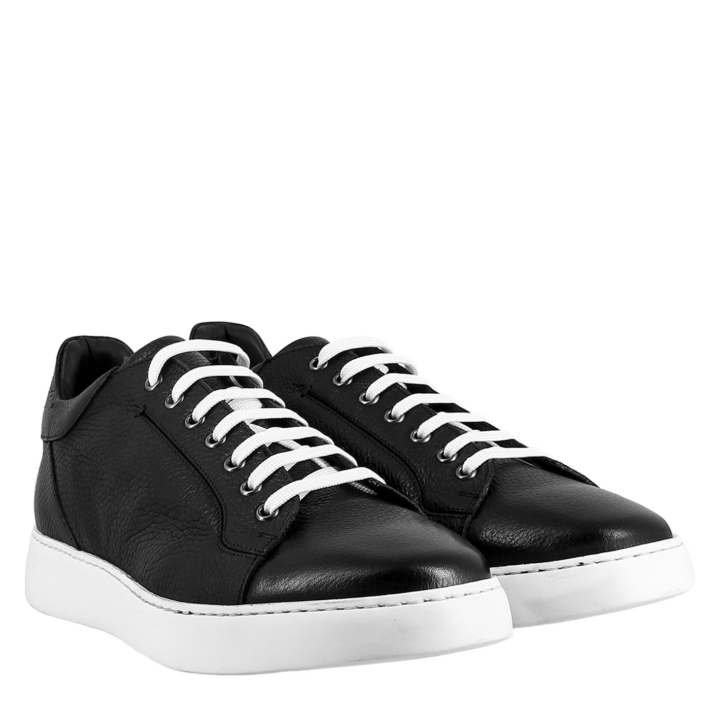 Elegant black sneaker for men in smooth leather 