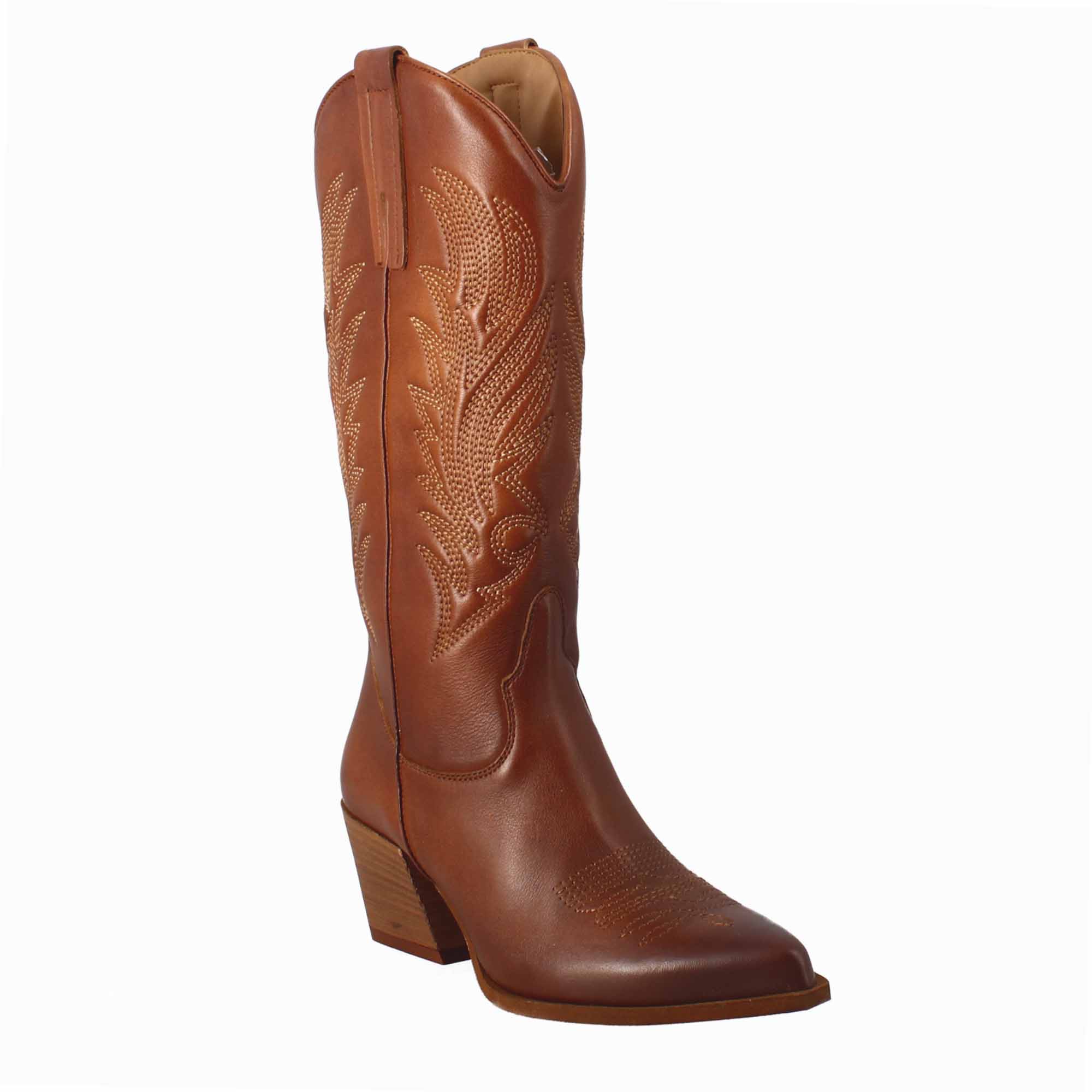 Women's medium Texan boots in brown leather with embroidery.